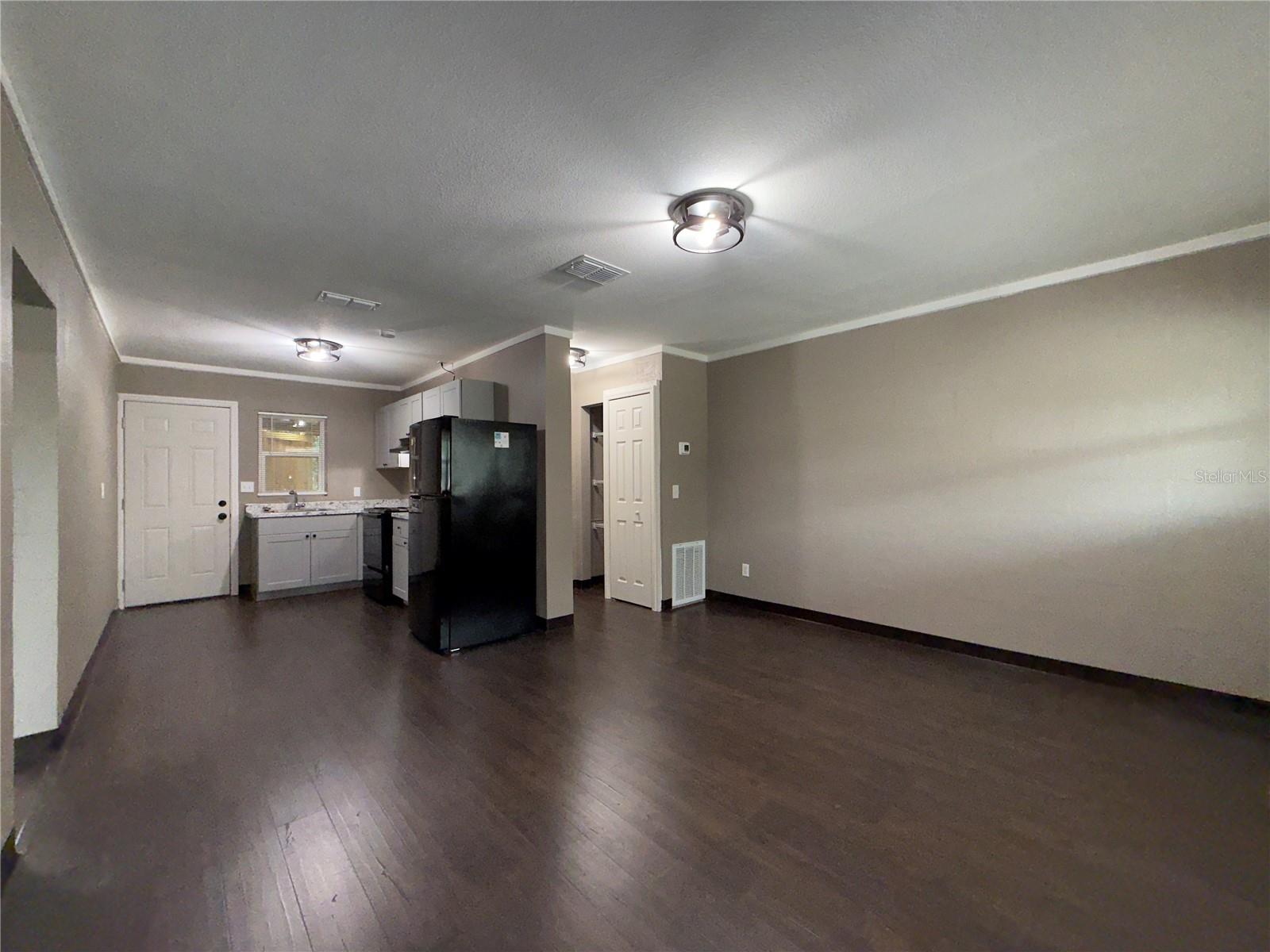 Image 2 of 14 For 1044 Merritt Street