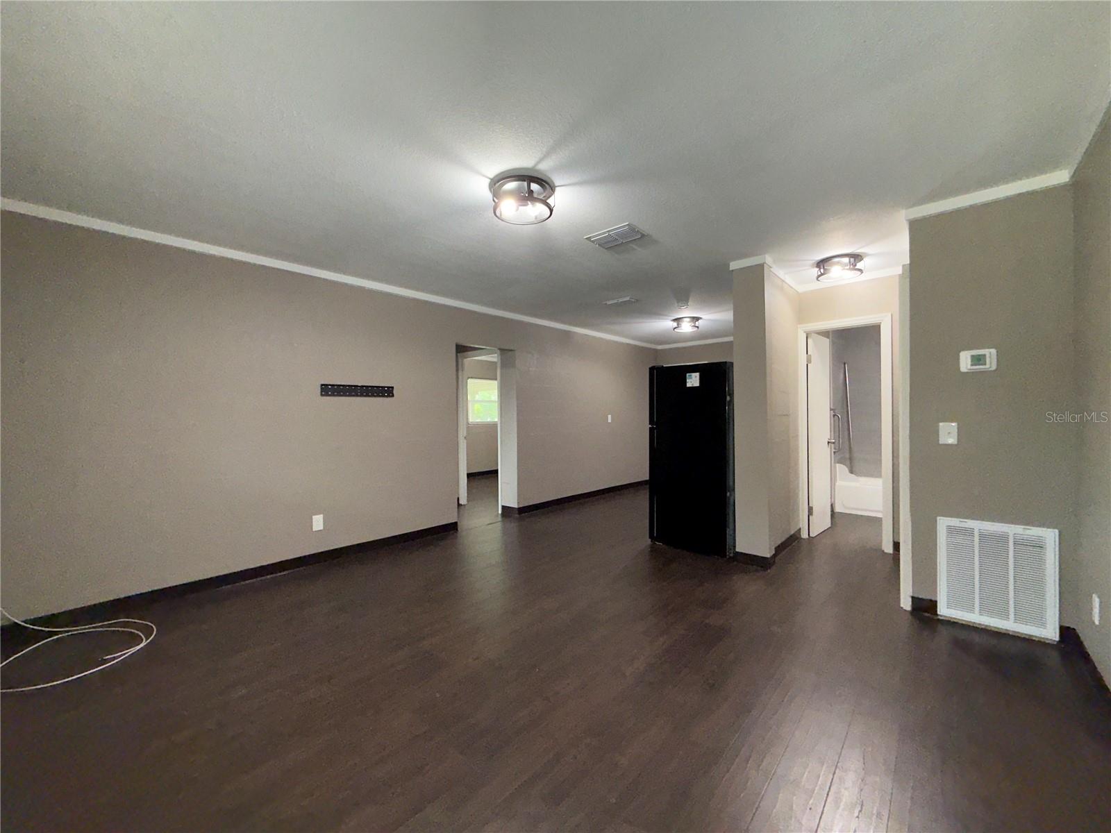 Image 3 of 14 For 1044 Merritt Street