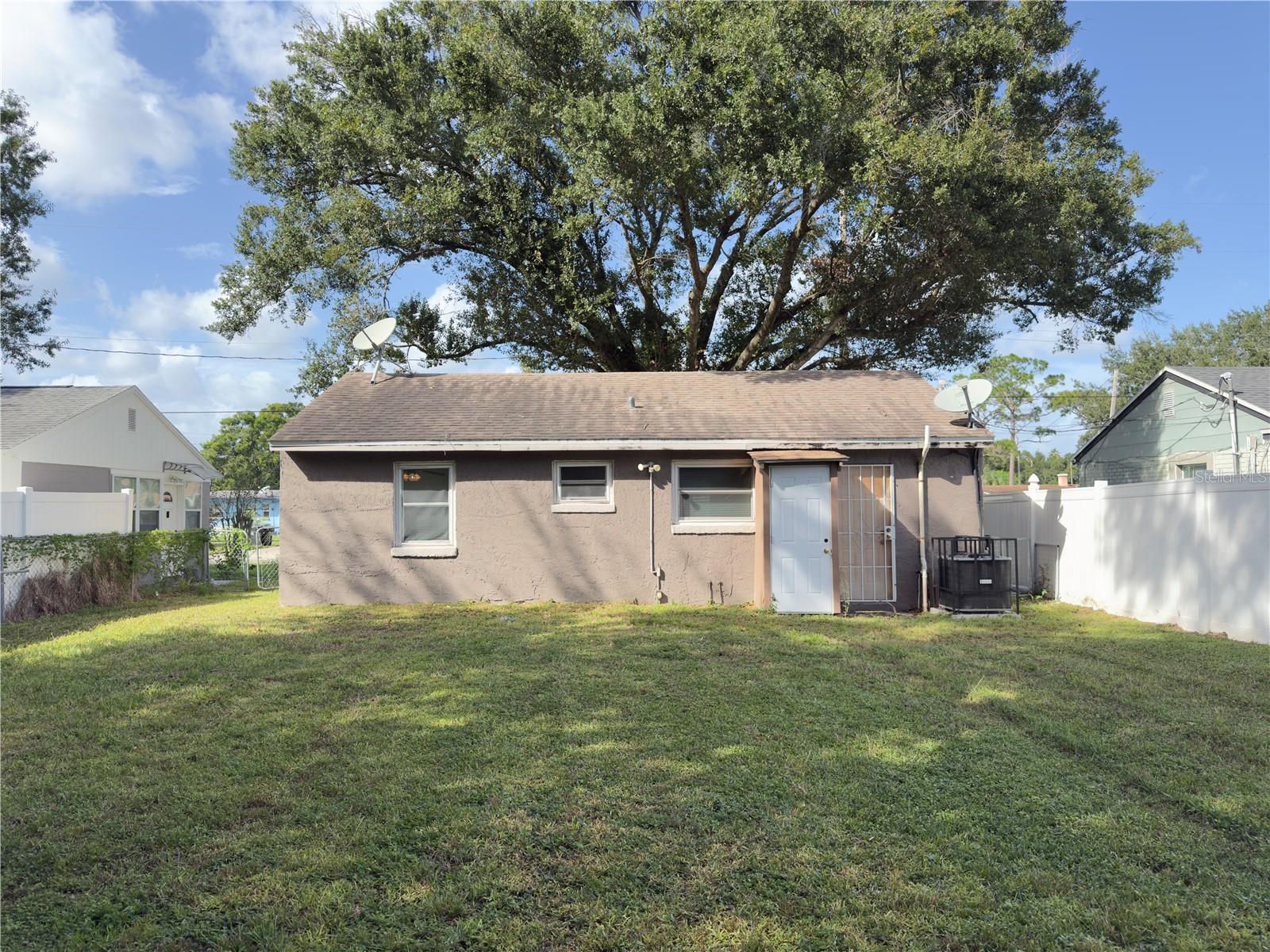 Image 3 of 20 For 4050 Ford Street