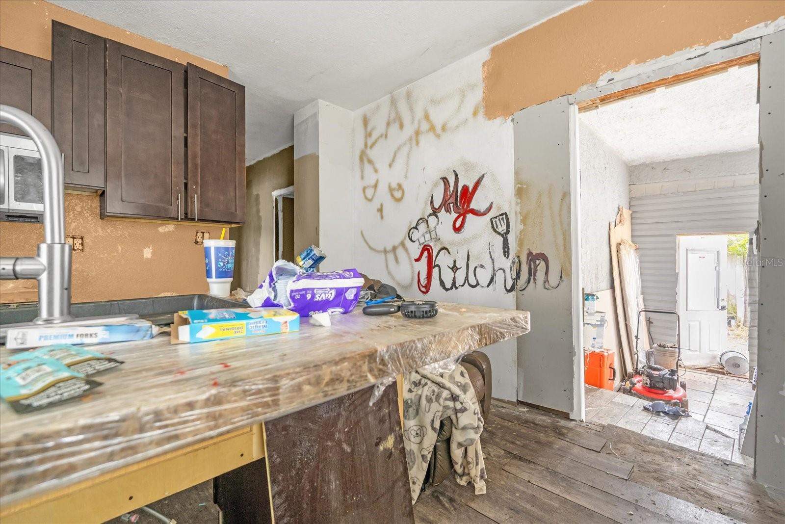 Image 13 of 20 For 122 Smith Avenue