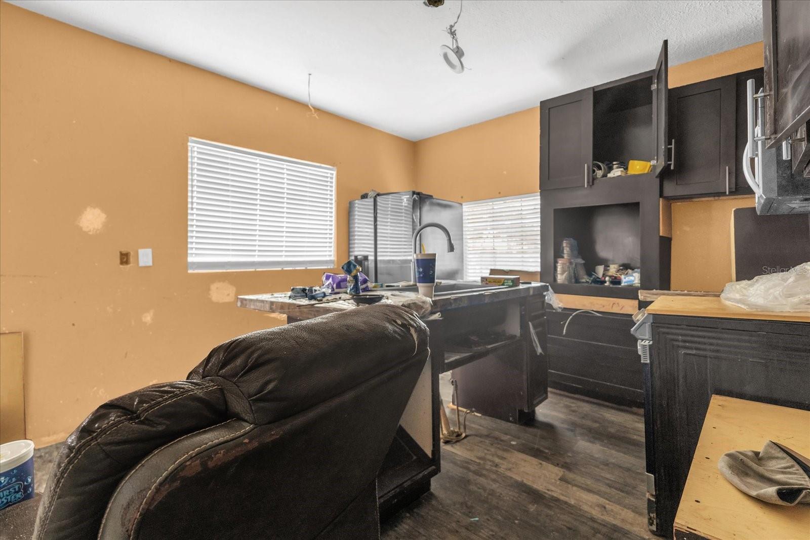 Image 6 of 20 For 122 Smith Avenue
