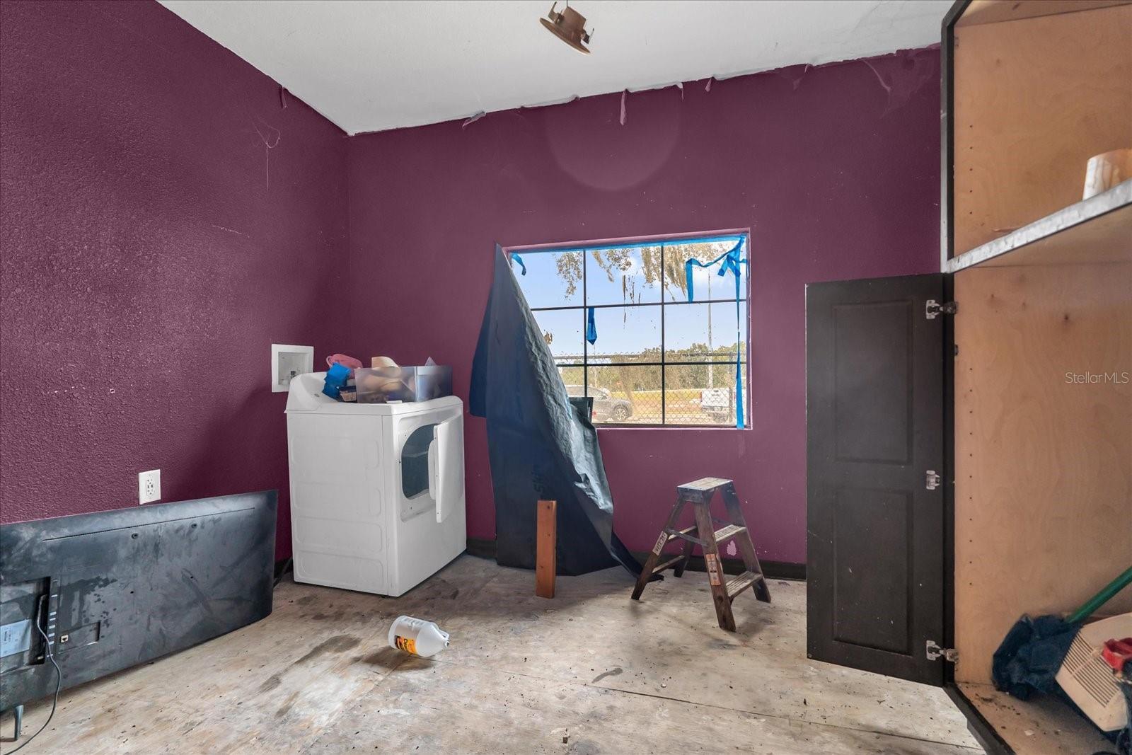 Image 7 of 20 For 122 Smith Avenue