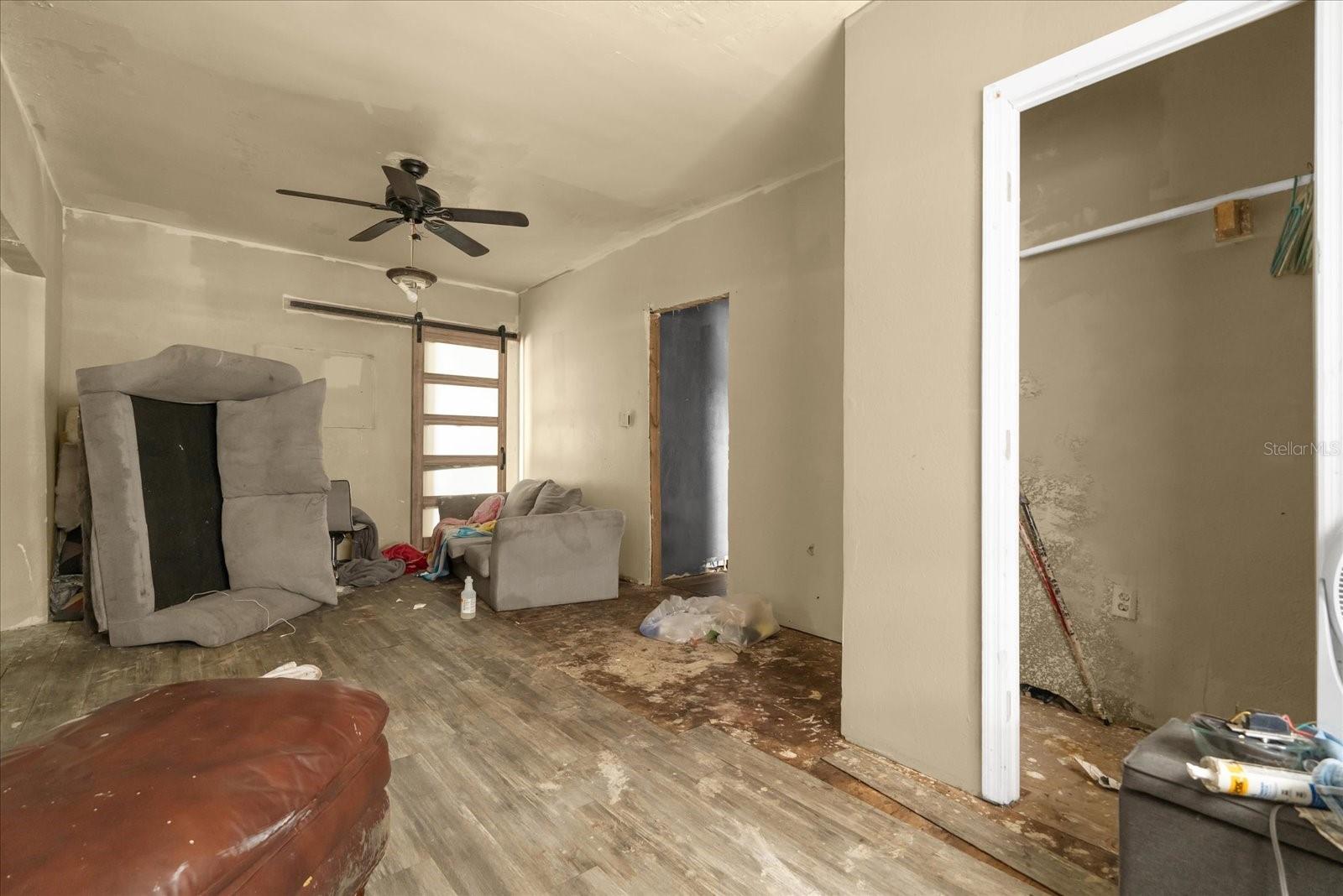Image 9 of 20 For 122 Smith Avenue