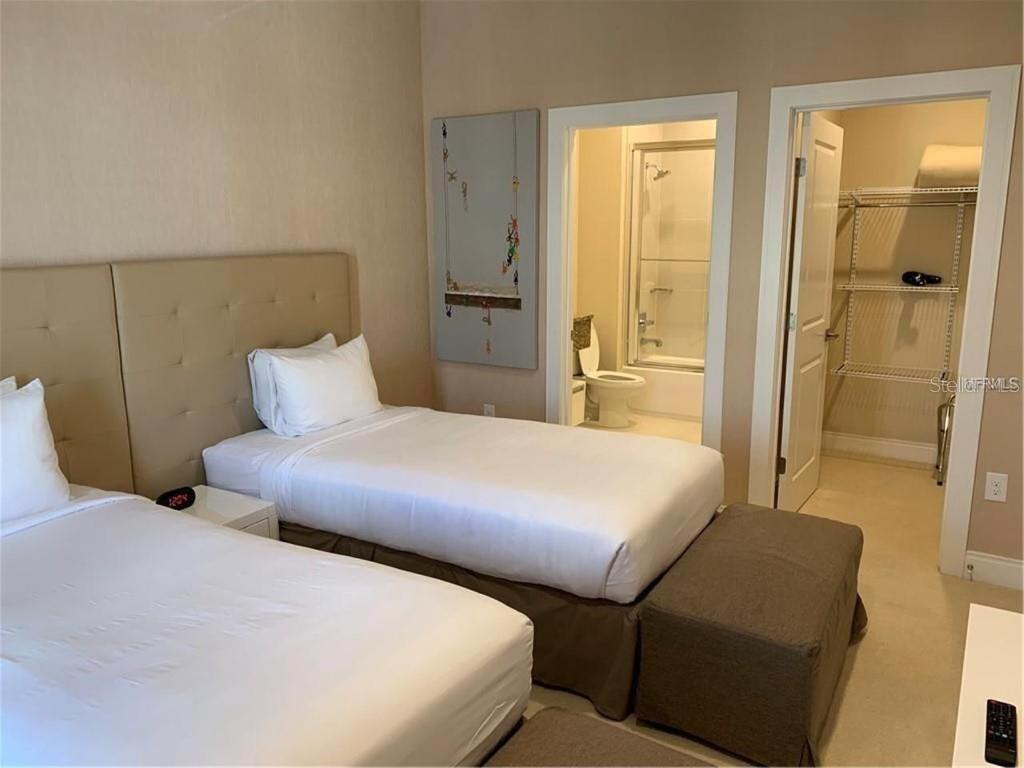 Image 21 of 34 For 7657 Recife Drive