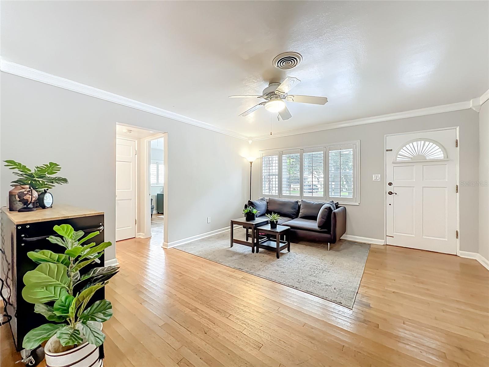 Image 10 of 74 For 825 Smith Street