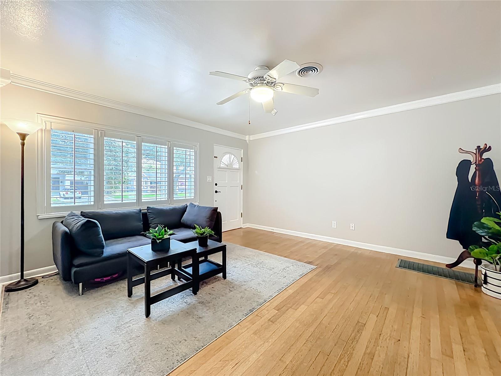 Image 11 of 74 For 825 Smith Street