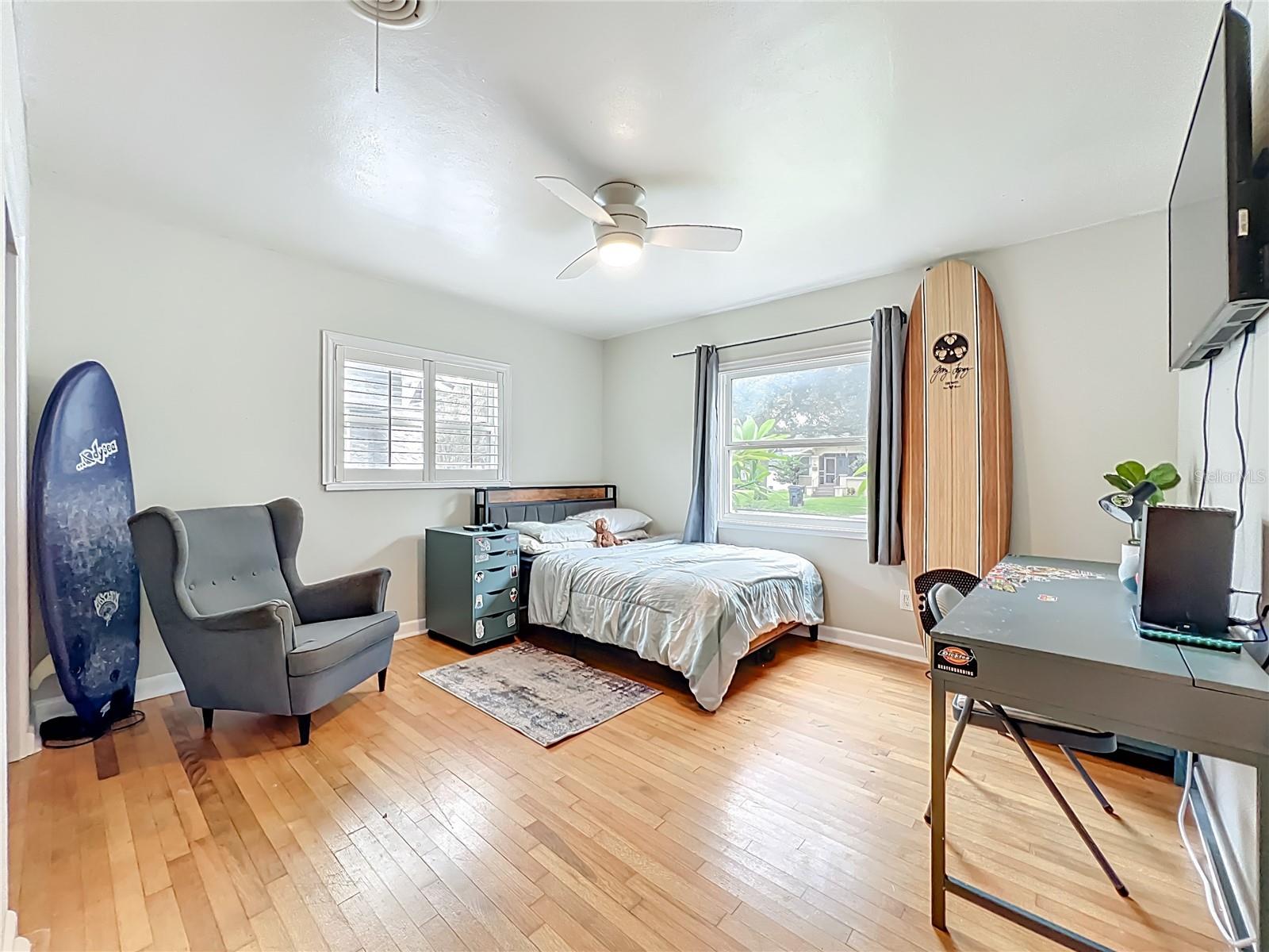 Image 30 of 74 For 825 Smith Street