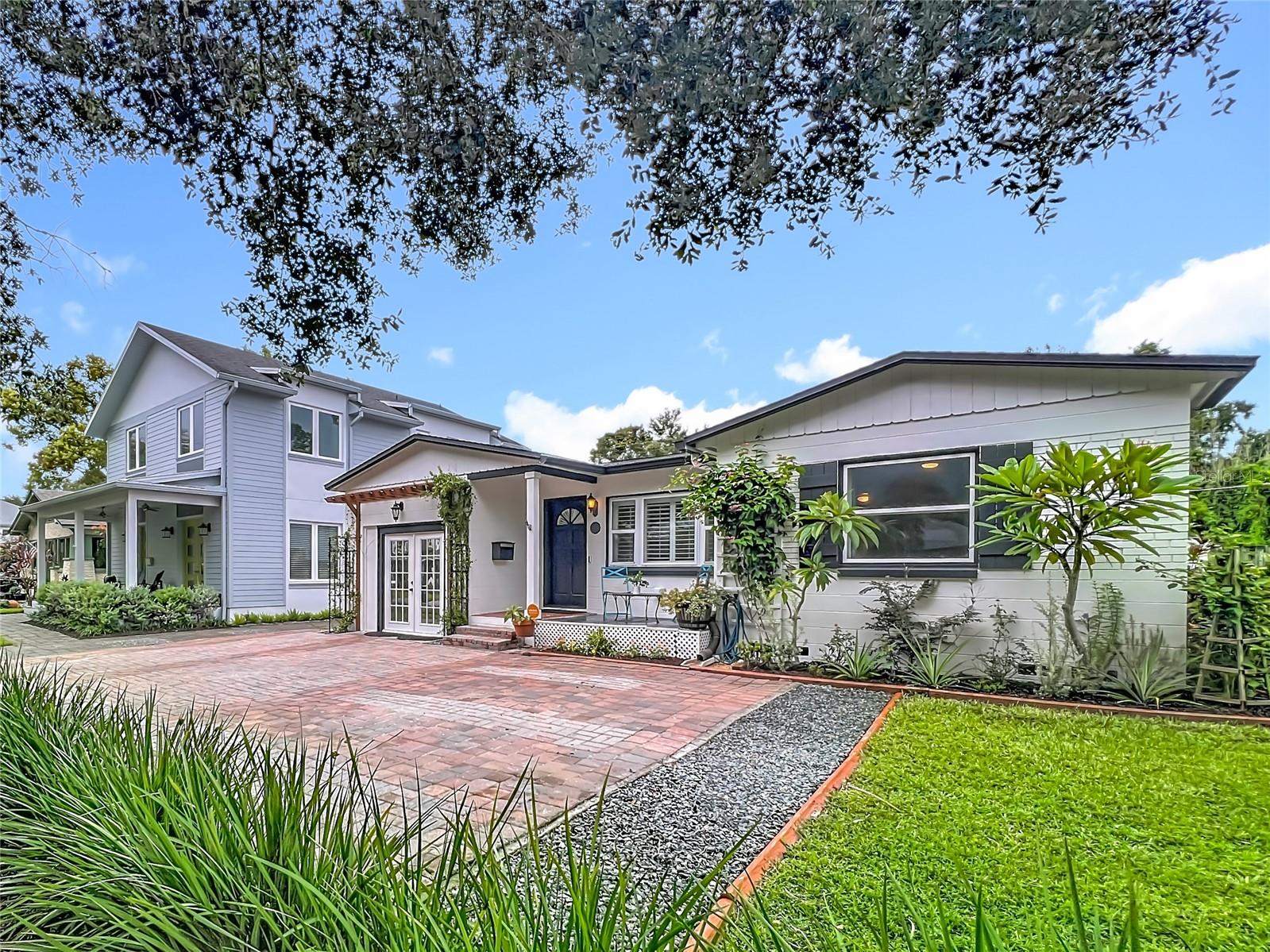 Image 6 of 74 For 825 Smith Street
