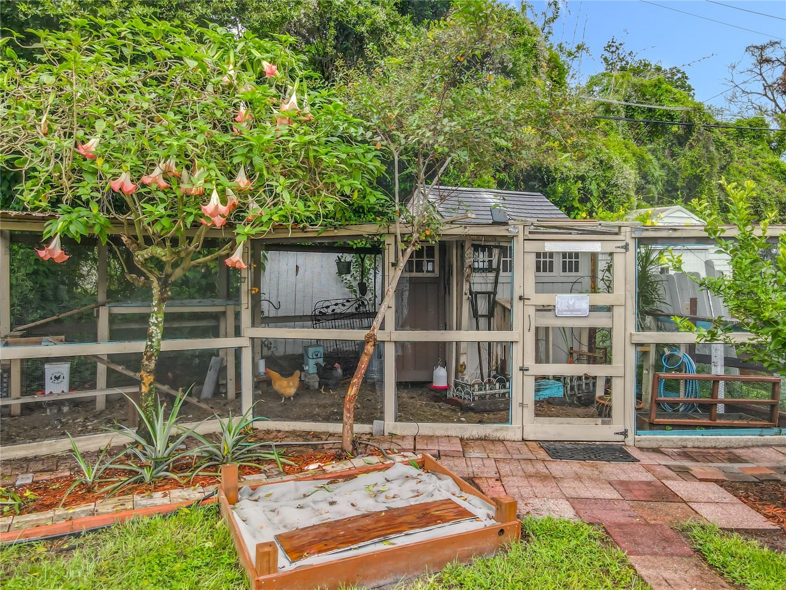 Image 67 of 74 For 825 Smith Street