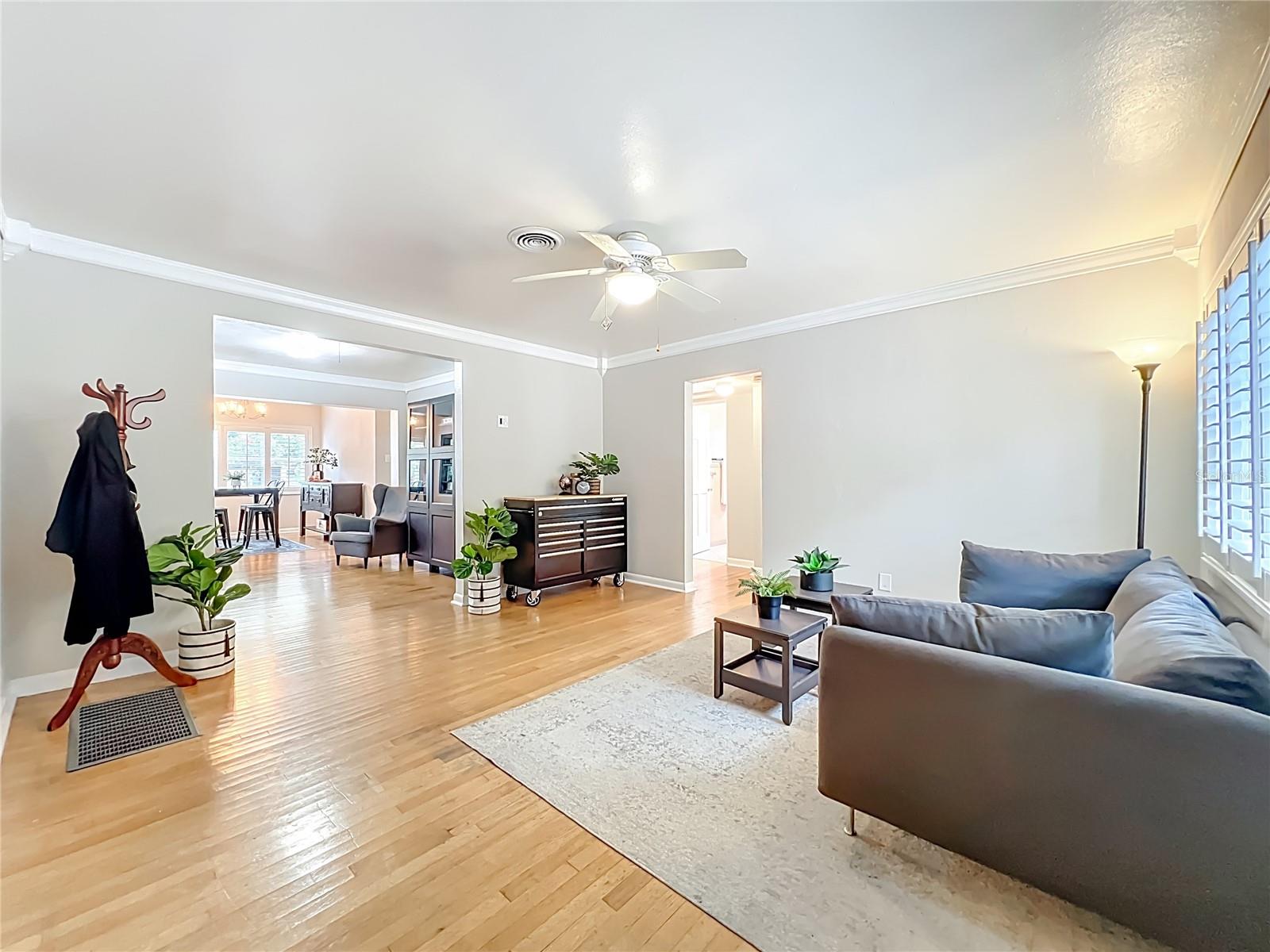 Image 9 of 74 For 825 Smith Street