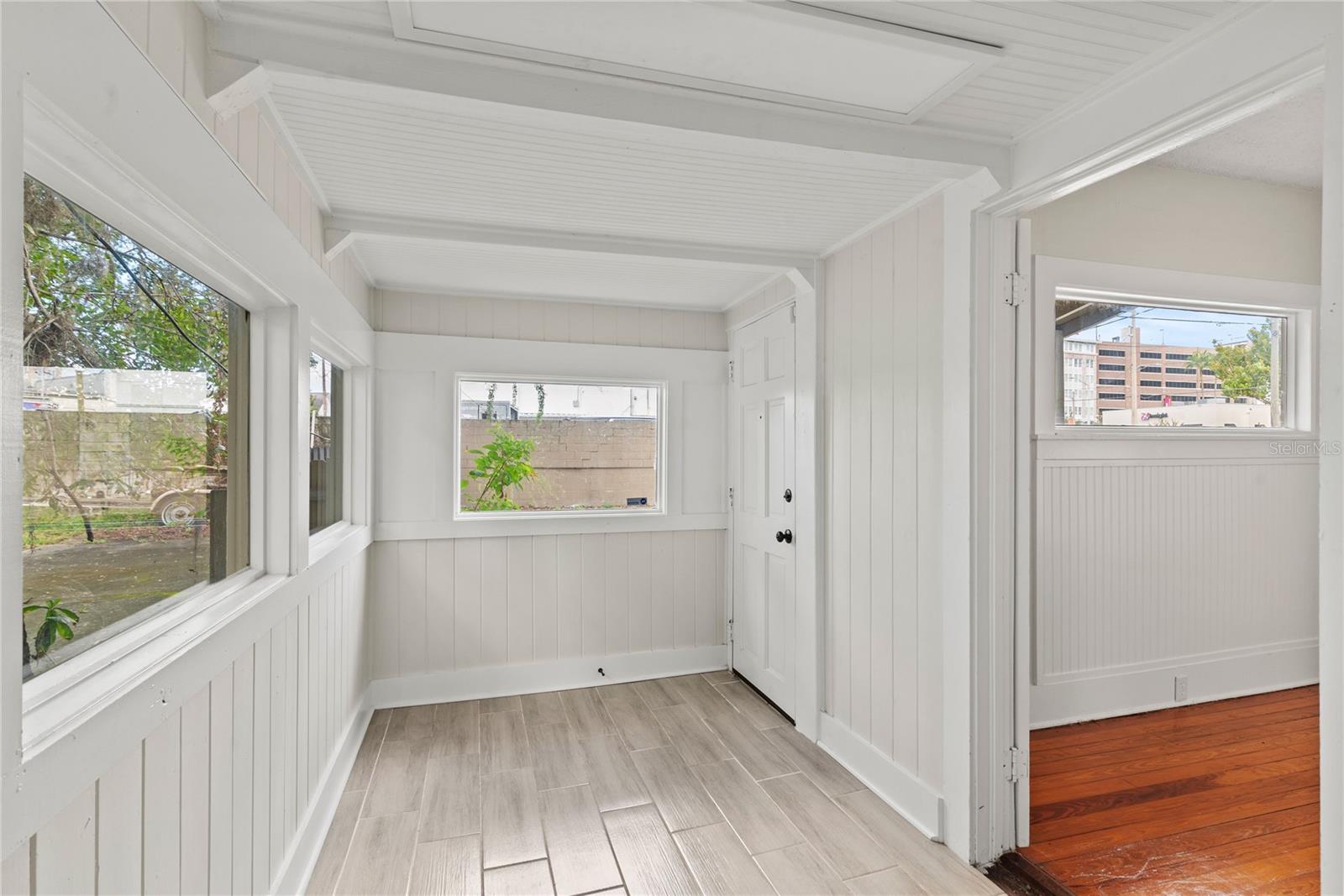 Image 15 of 31 For 912 Bradshaw Terrace