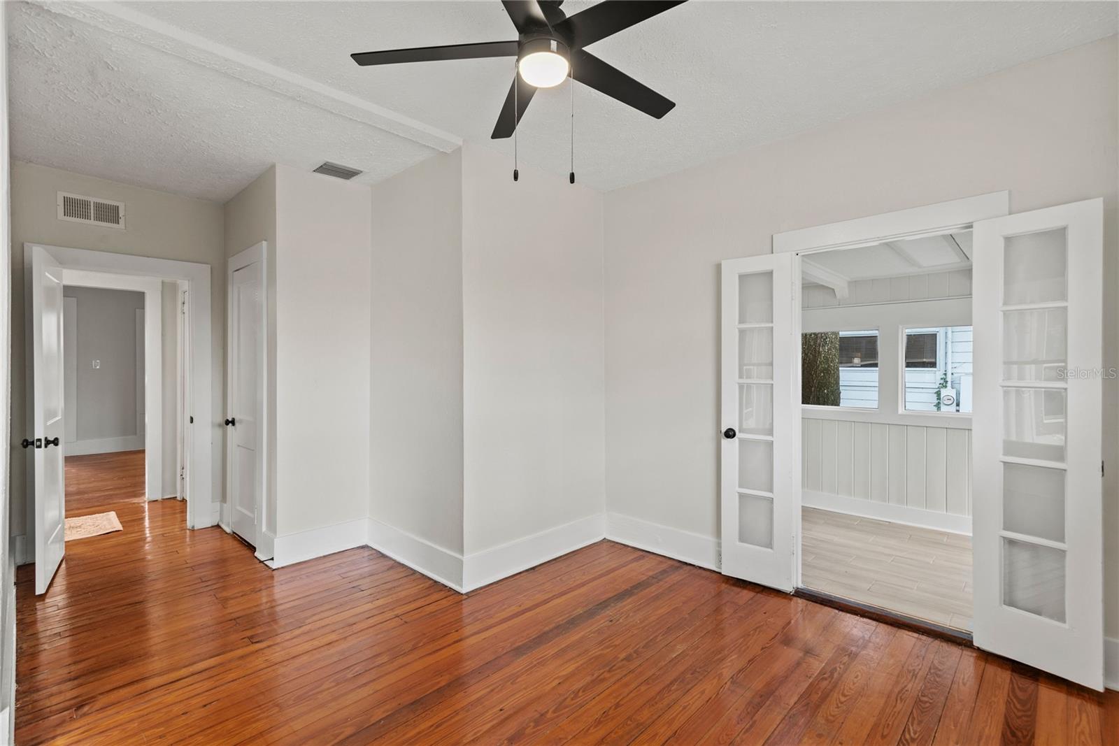 Image 17 of 31 For 912 Bradshaw Terrace