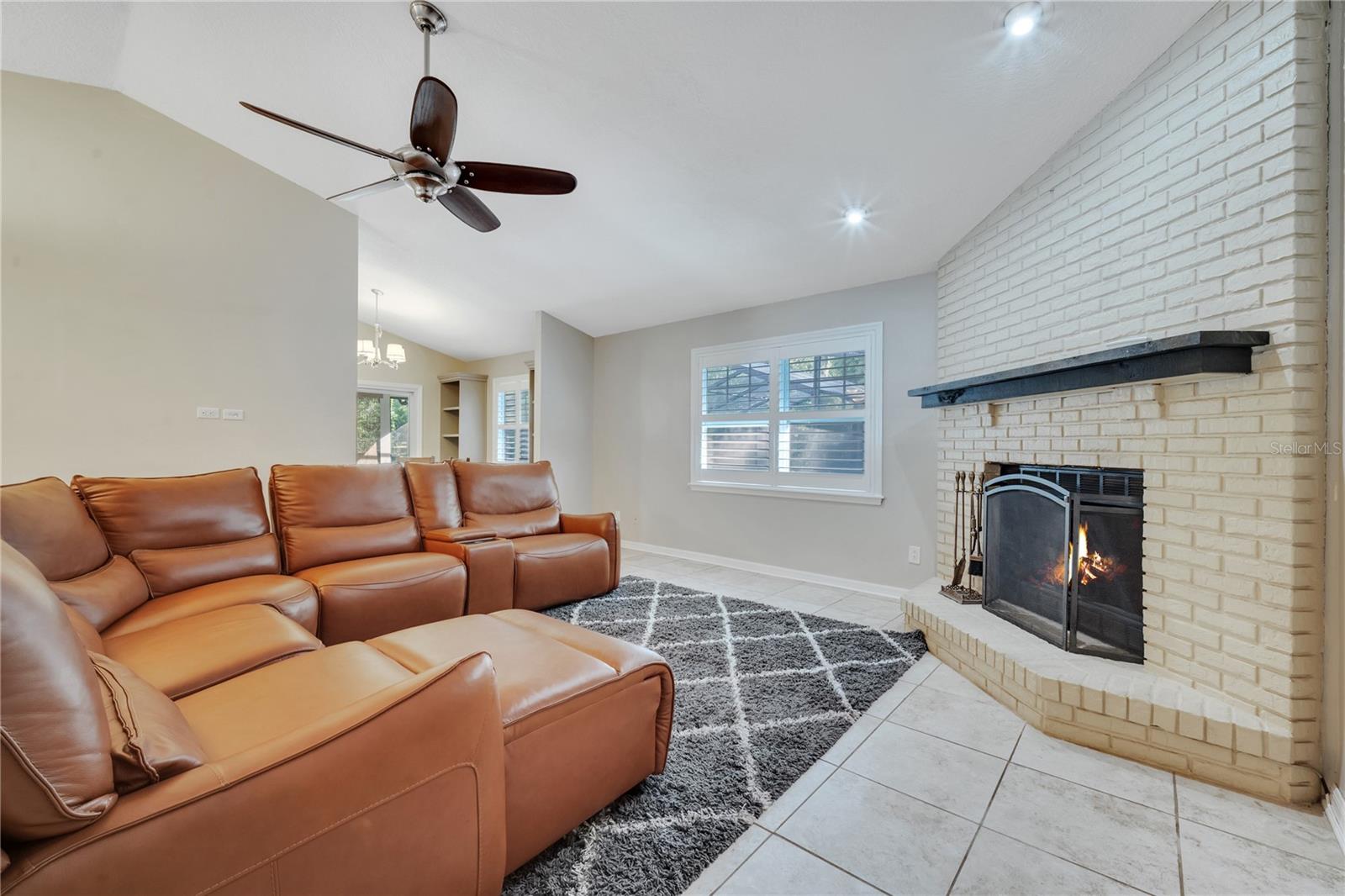Image 17 of 50 For 755 Oak Terrace