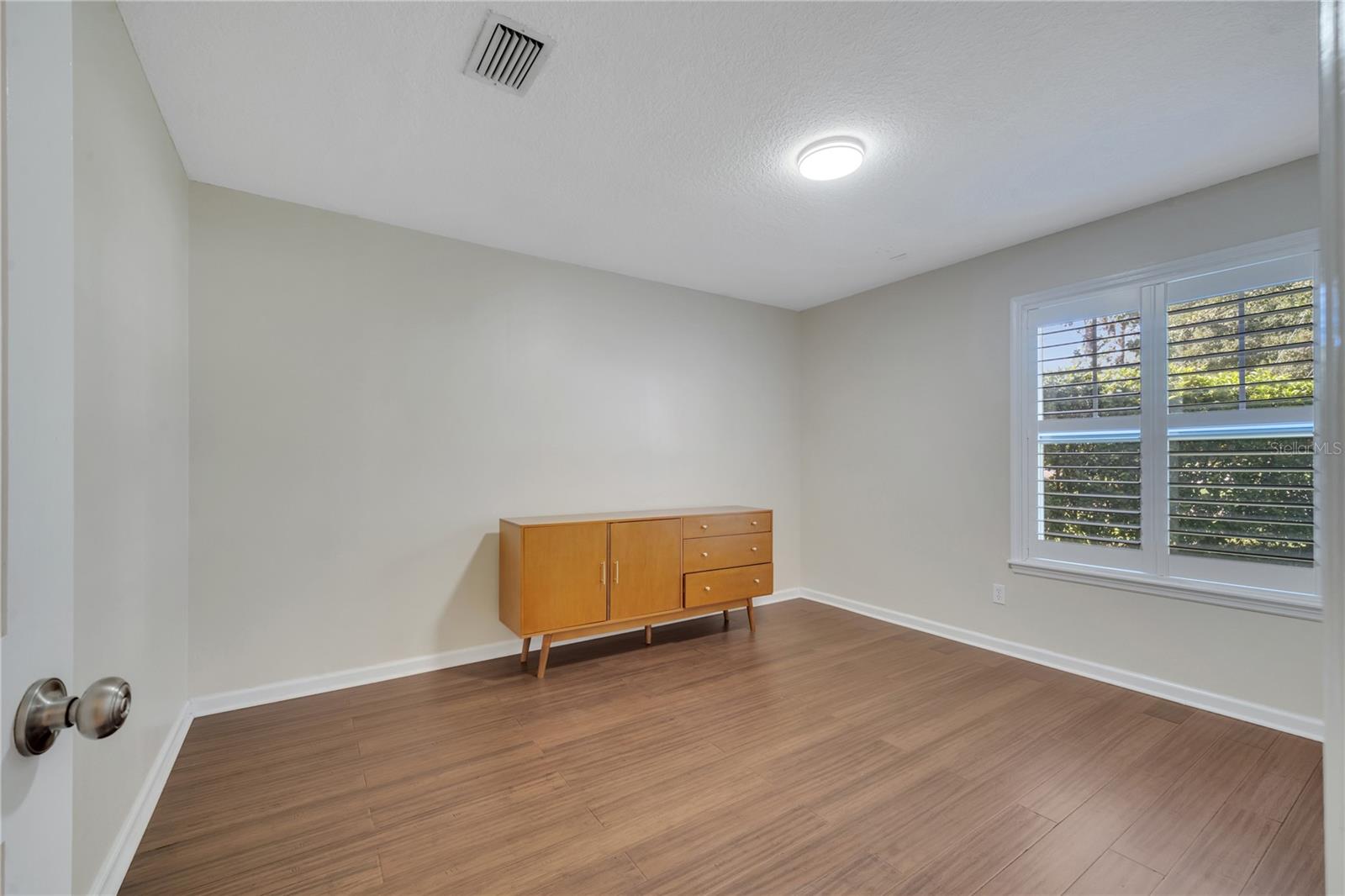 Image 30 of 50 For 755 Oak Terrace