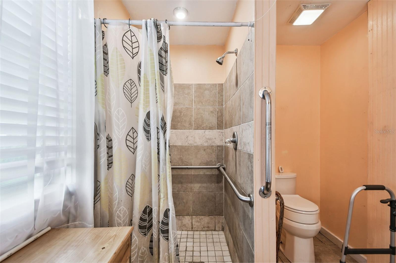 Image 38 of 59 For 87 Lone Star Street