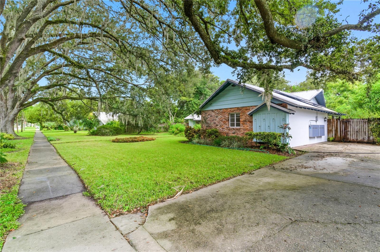Image 4 of 42 For 1923 Linden Road