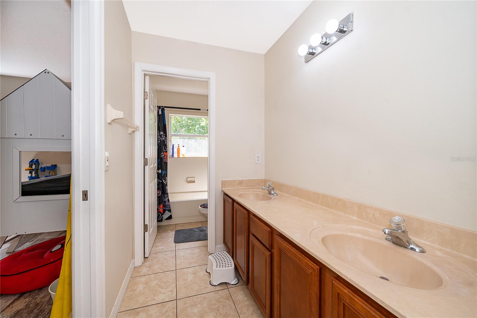 Image 21 of 28 For 9808 Bennington Chase Drive