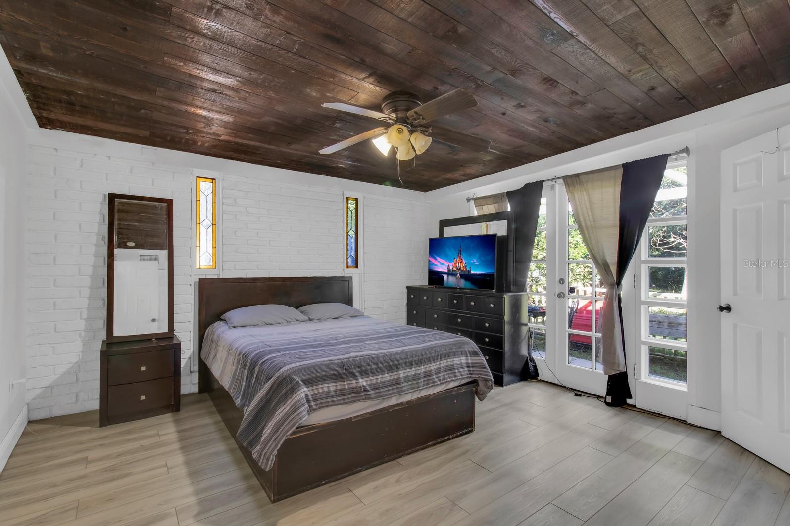 Image 12 of 25 For 11531 Cameron Street