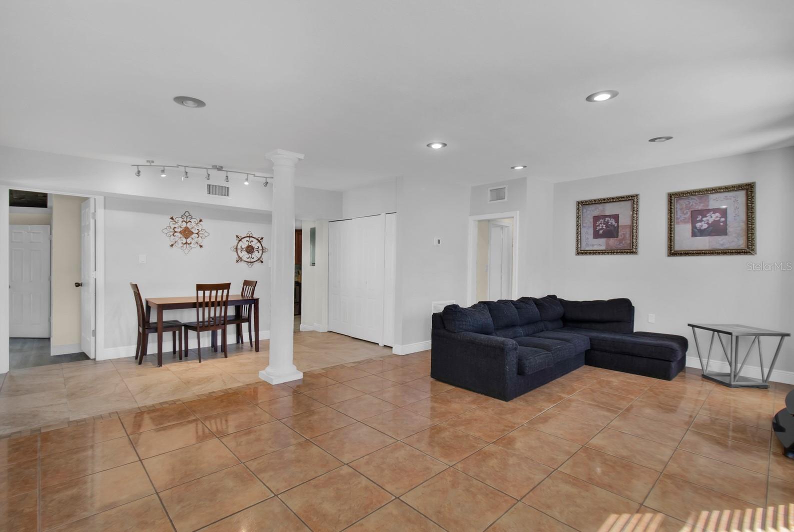 Image 3 of 25 For 11531 Cameron Street