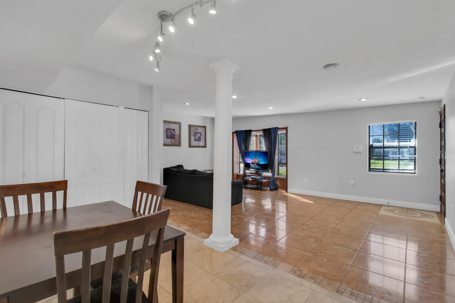 Image 6 of 25 For 11531 Cameron Street