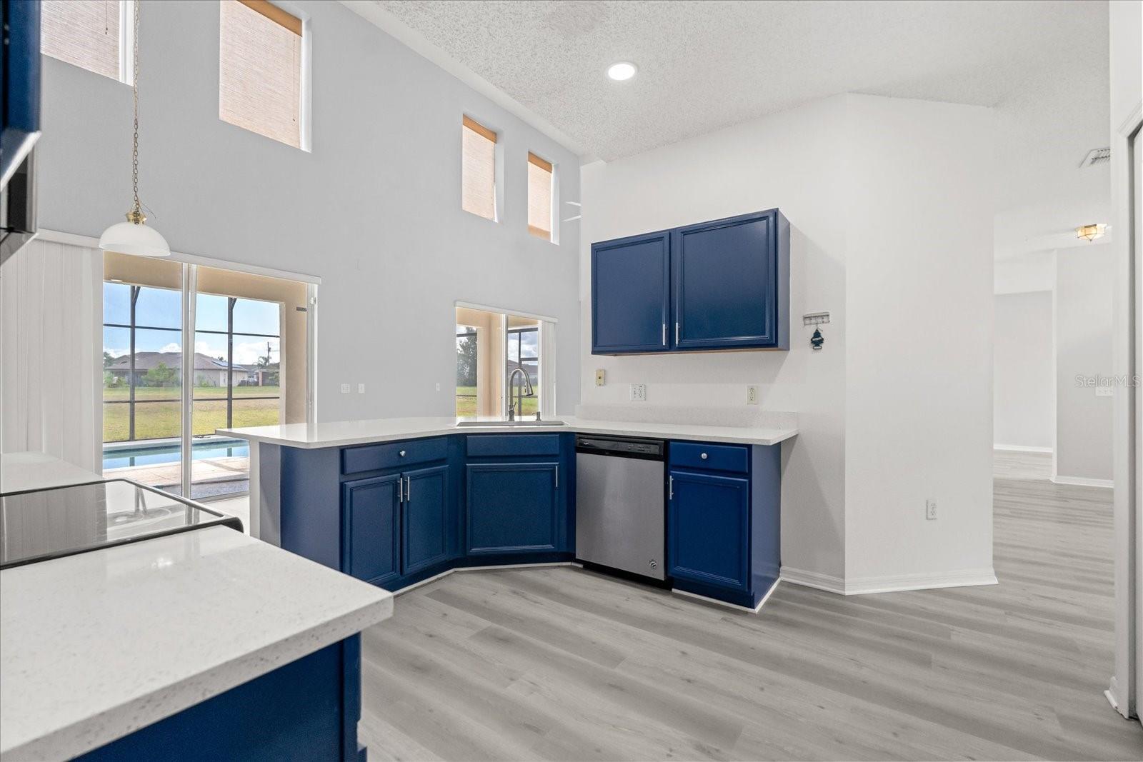Image 10 of 40 For 521 Bromley Court