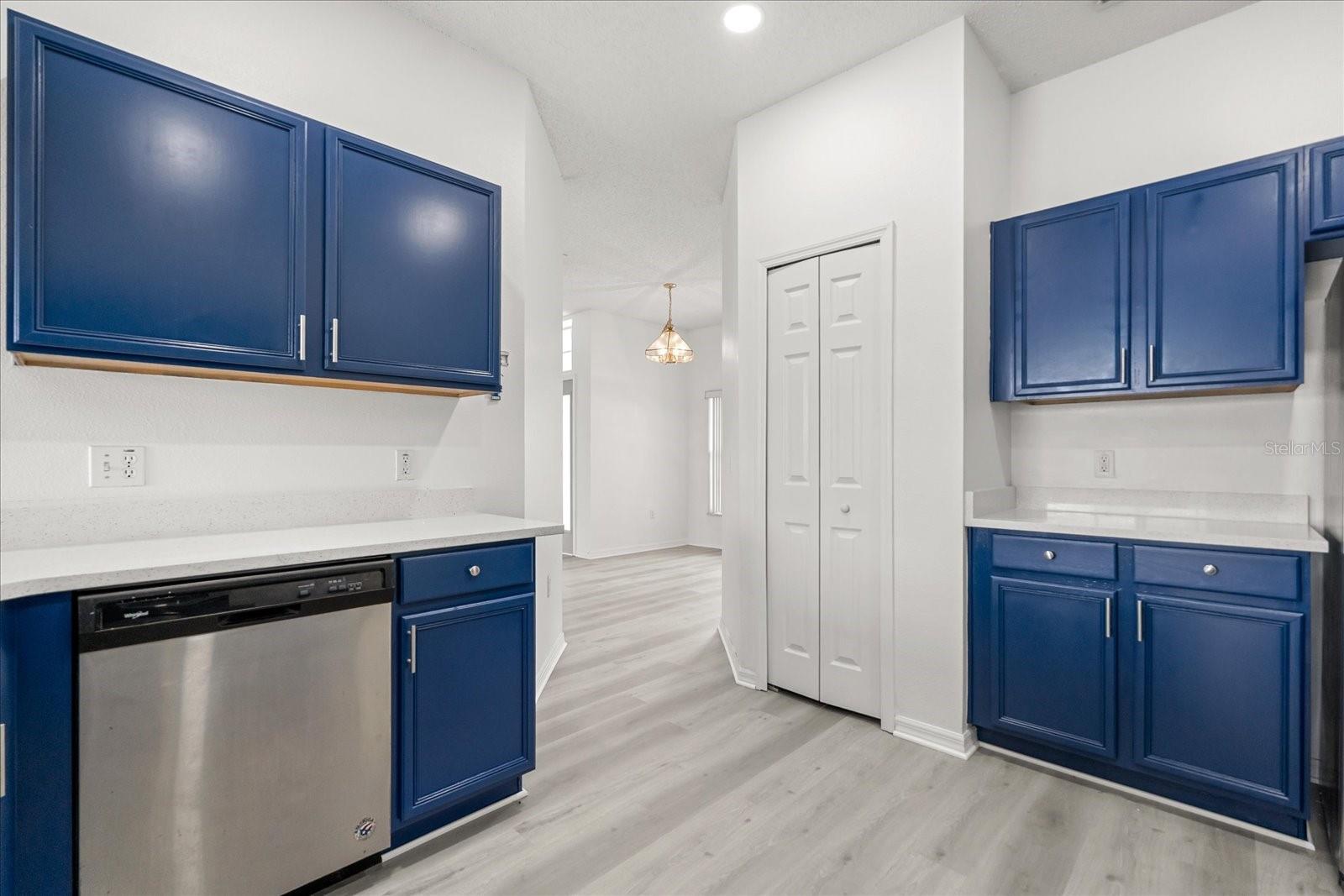 Image 11 of 40 For 521 Bromley Court