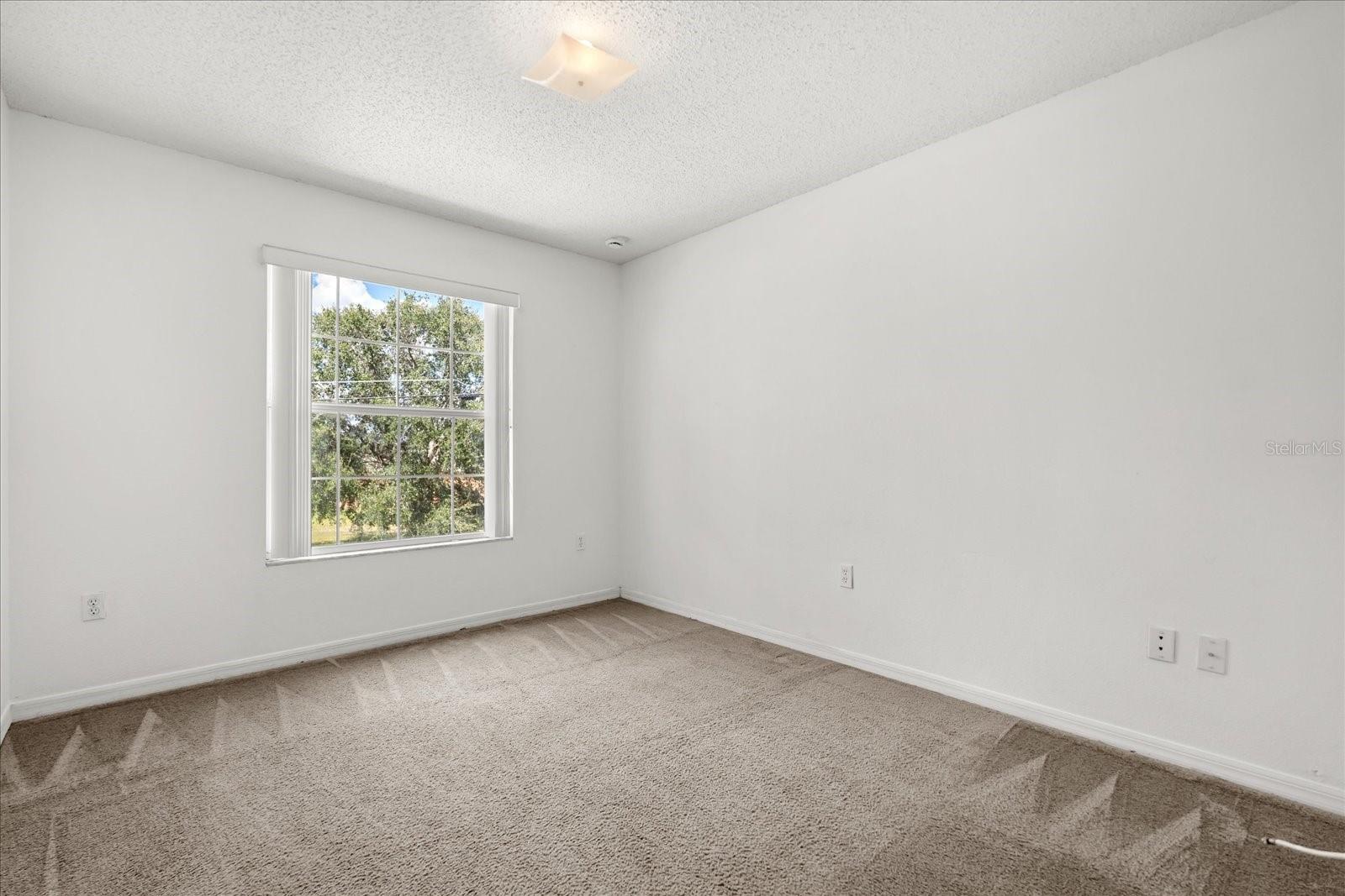Image 16 of 40 For 521 Bromley Court