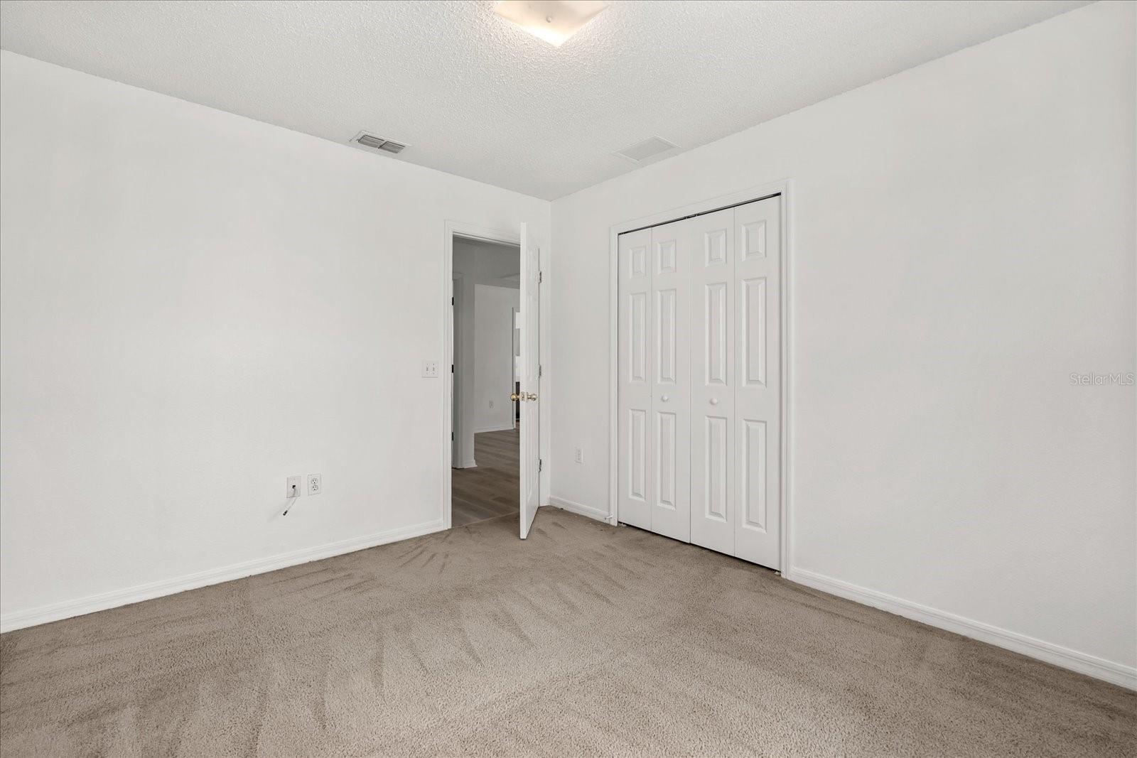 Image 17 of 40 For 521 Bromley Court