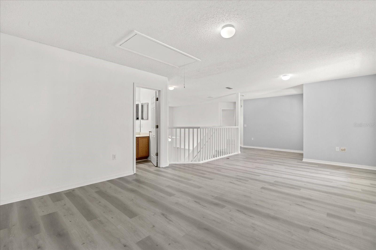 Image 18 of 40 For 521 Bromley Court