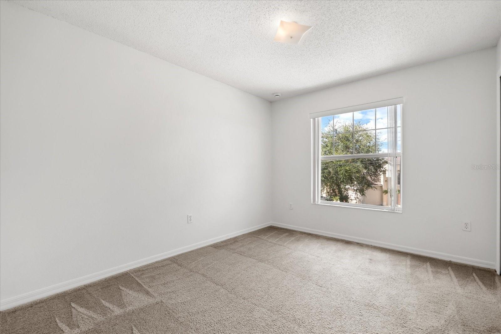 Image 19 of 40 For 521 Bromley Court