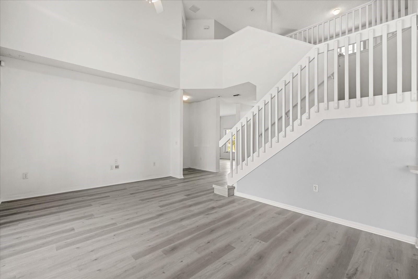 Image 2 of 40 For 521 Bromley Court