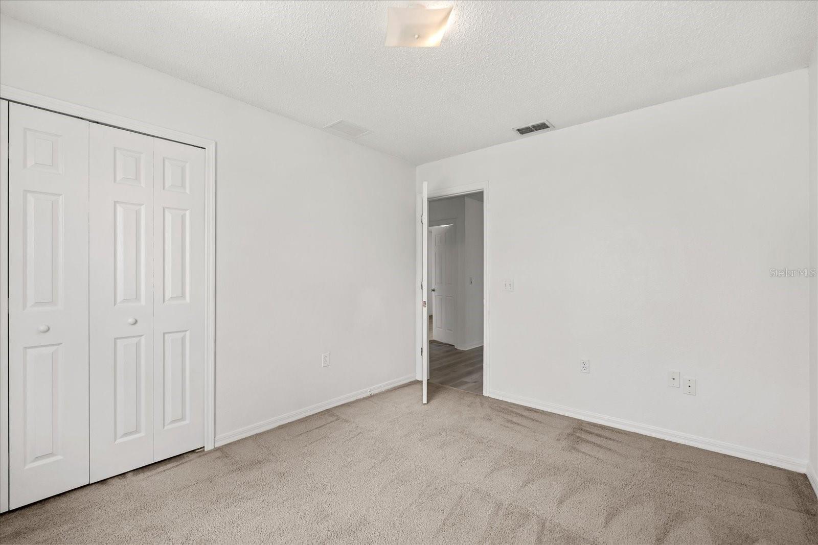 Image 20 of 40 For 521 Bromley Court