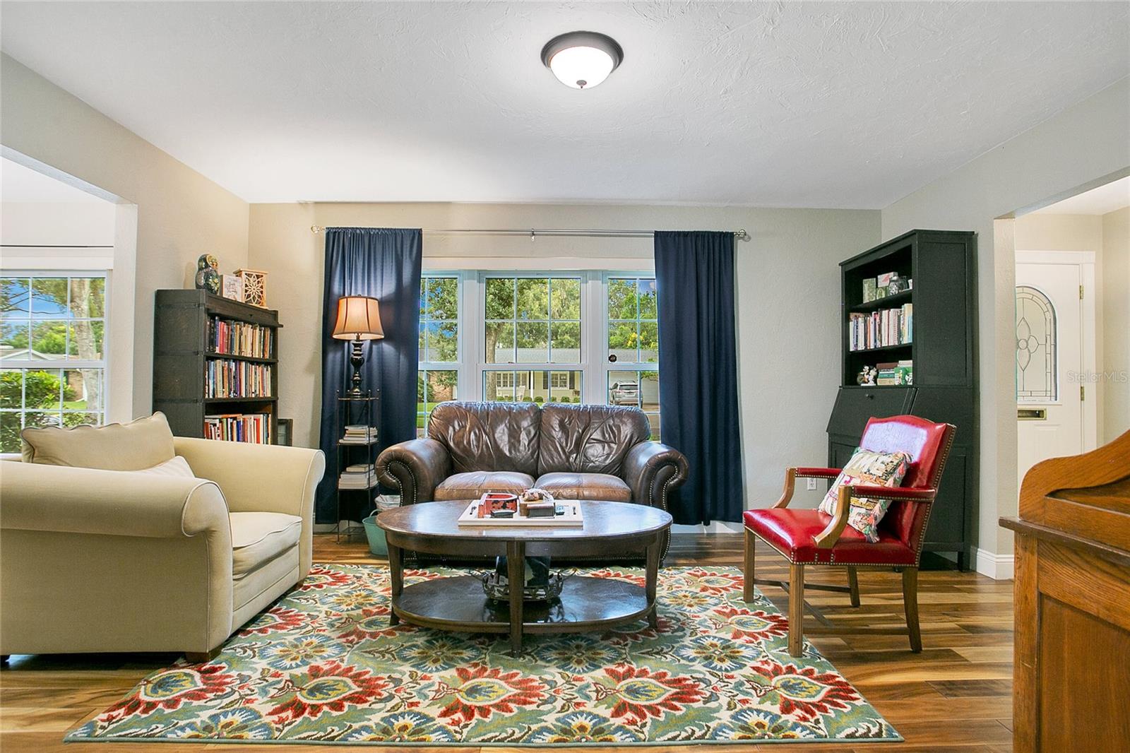 Image 4 of 33 For 726 Albertson Place