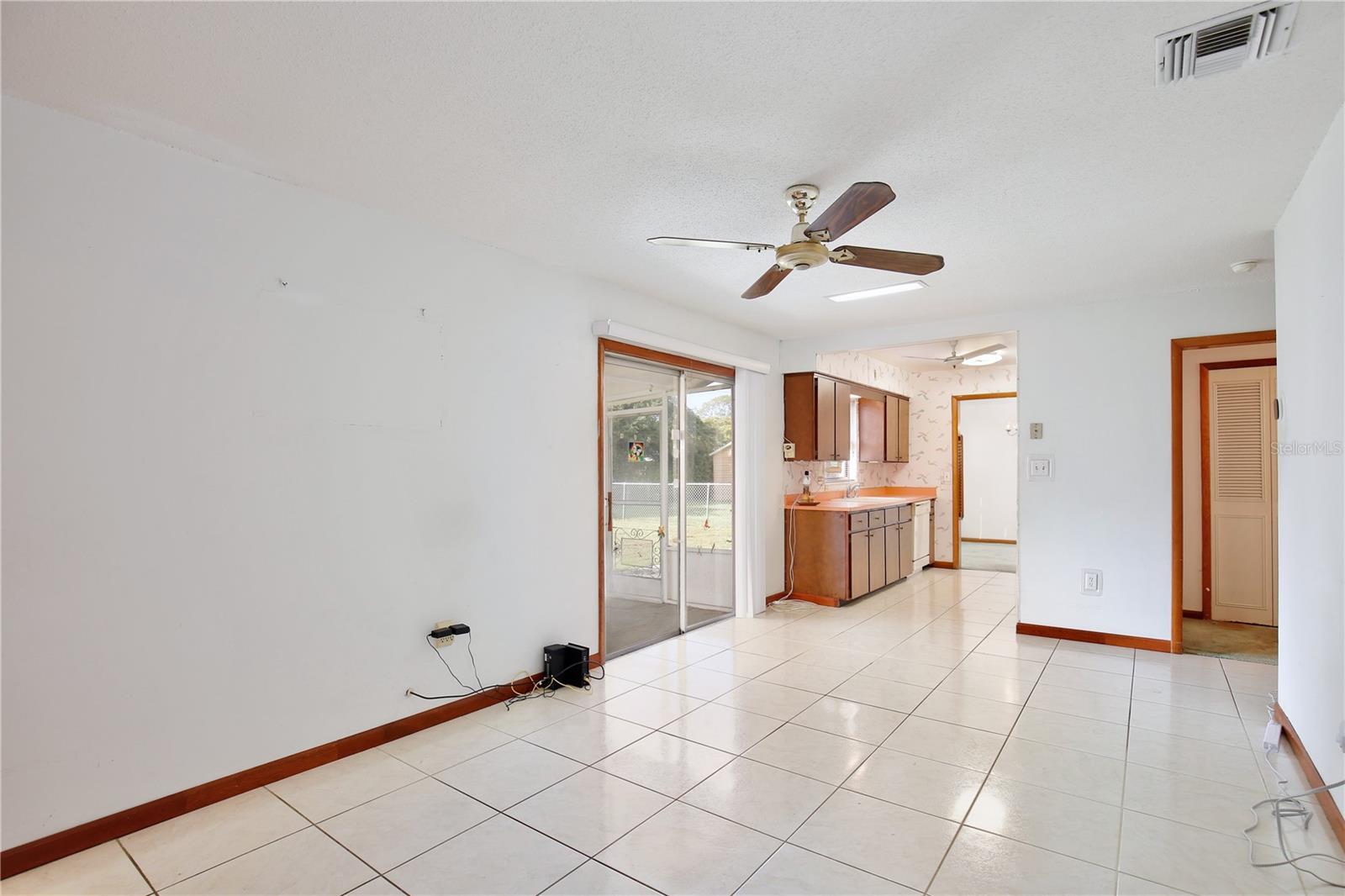 Image 12 of 54 For 6372 Mainsail Court