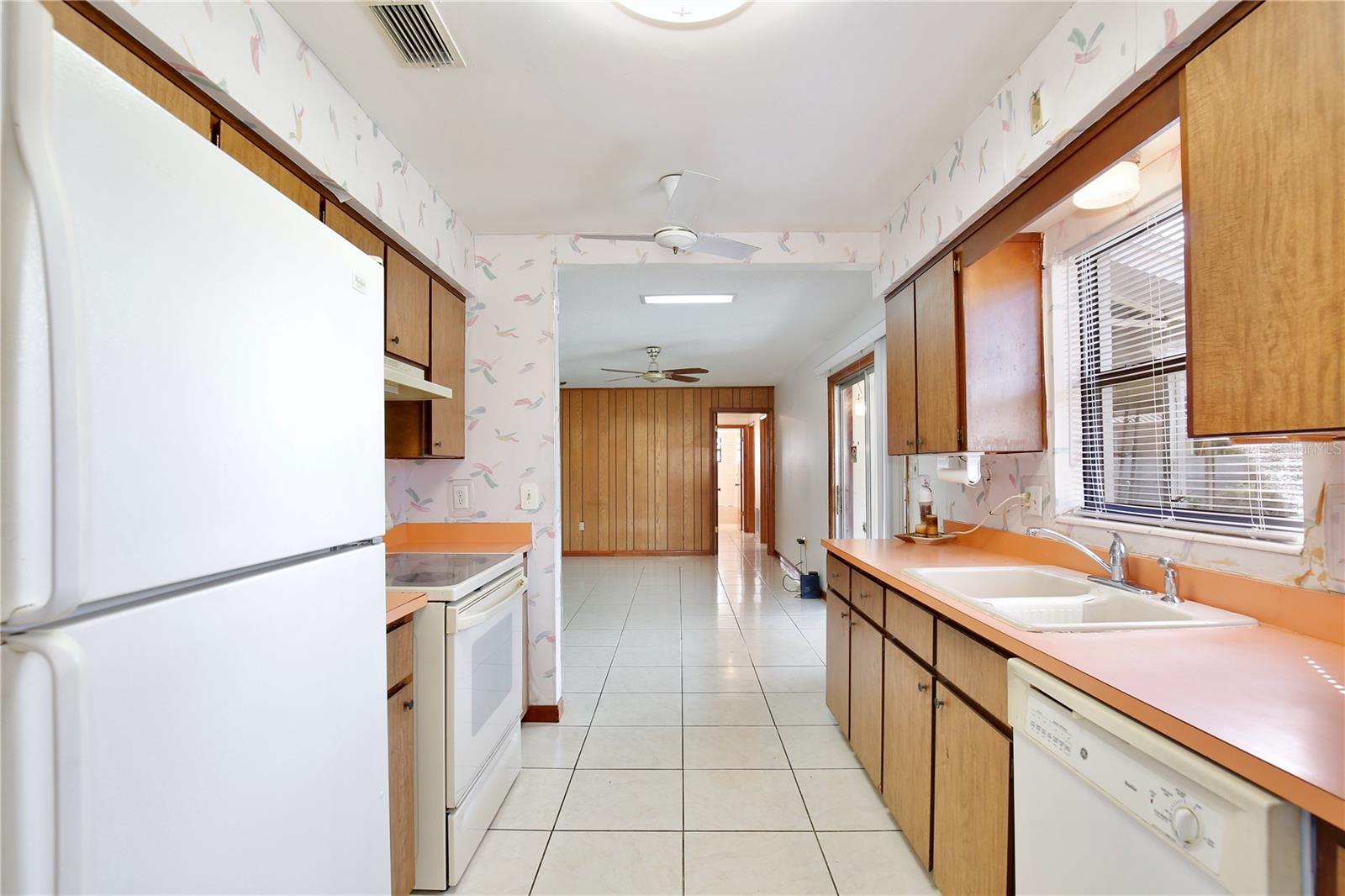 Image 9 of 54 For 6372 Mainsail Court