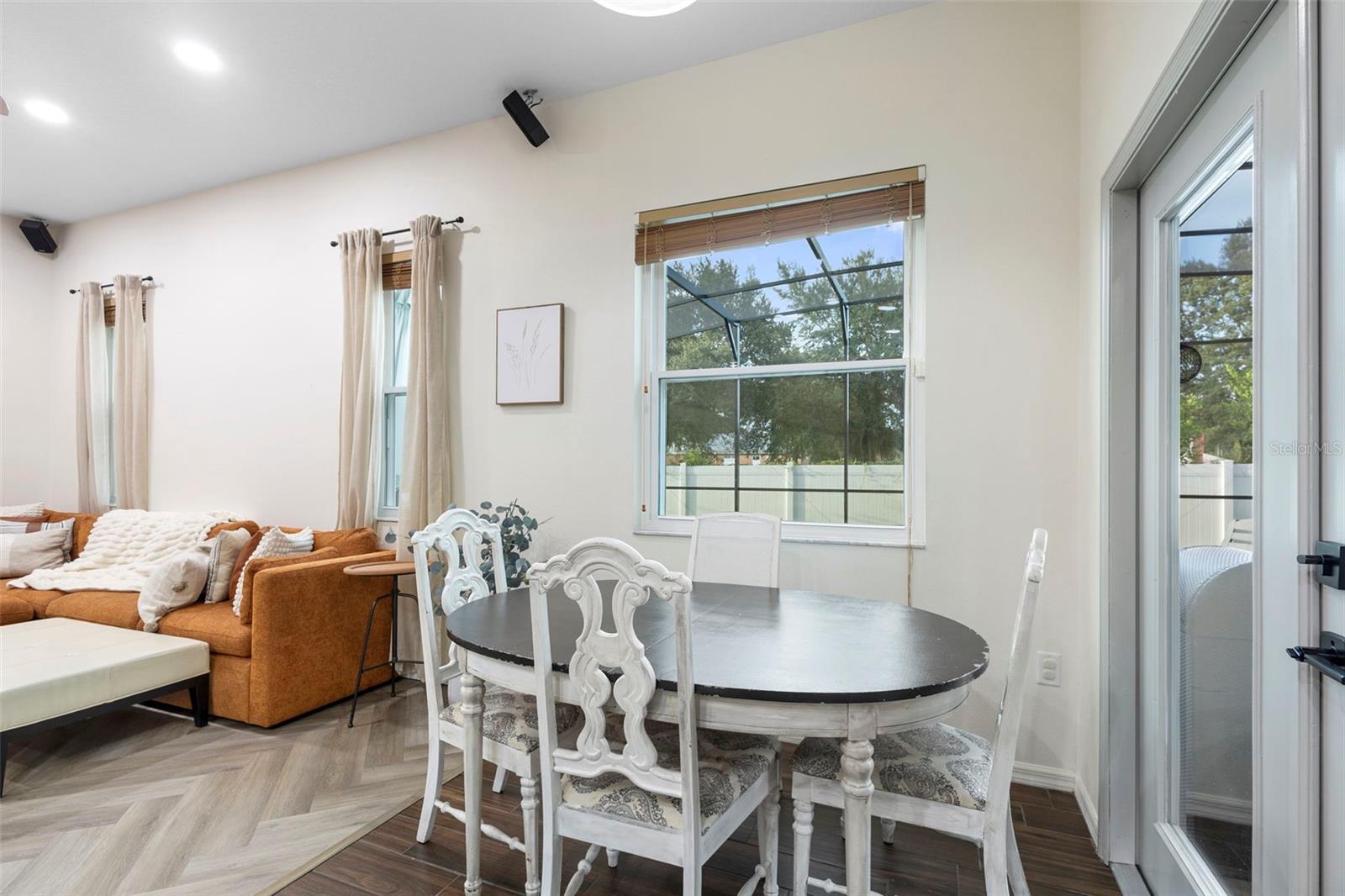 Image 20 of 43 For 700 Cypress Oak Circle