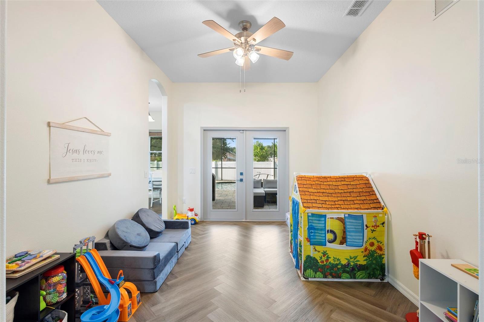 Image 25 of 43 For 700 Cypress Oak Circle