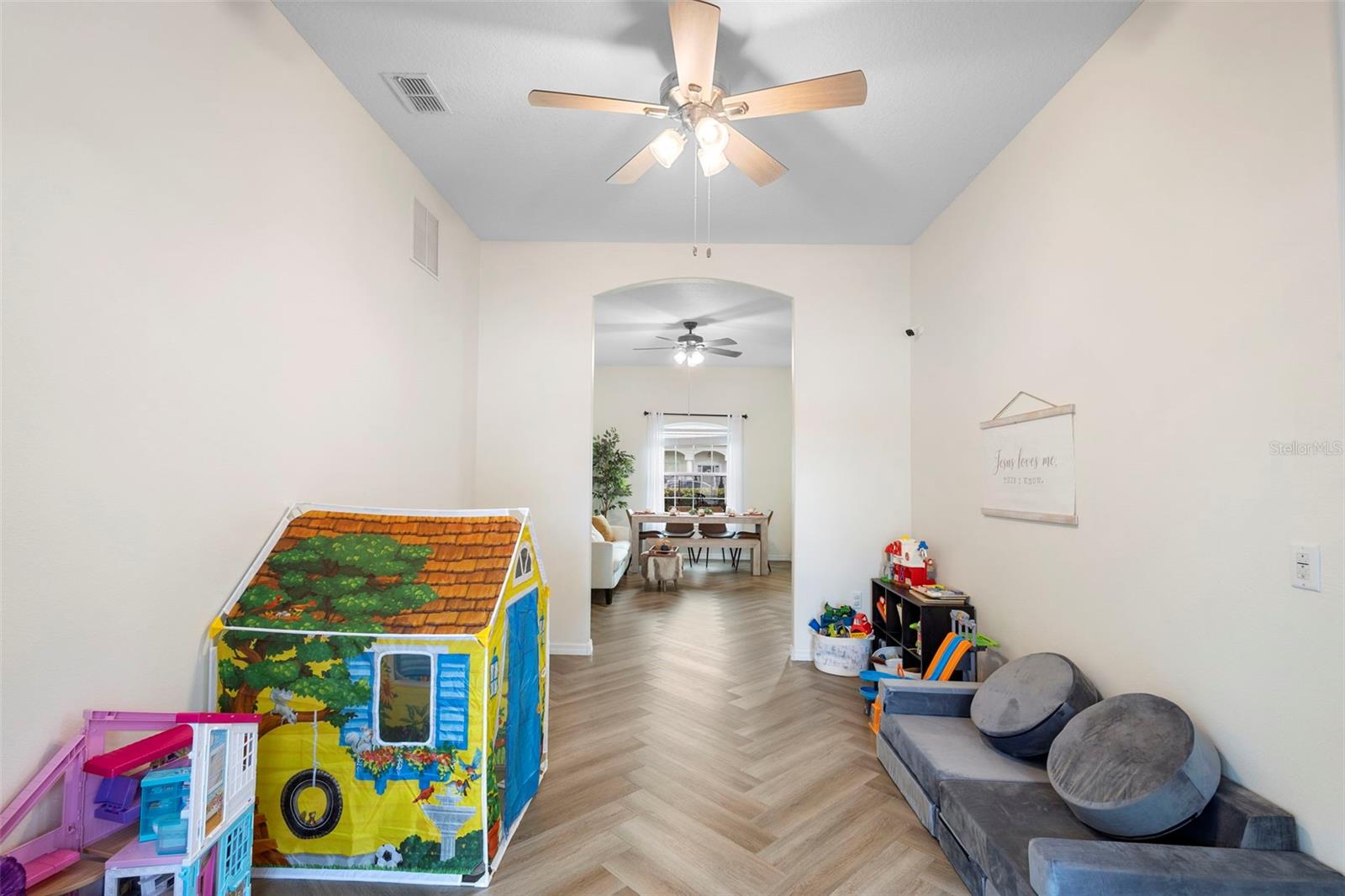 Image 26 of 43 For 700 Cypress Oak Circle
