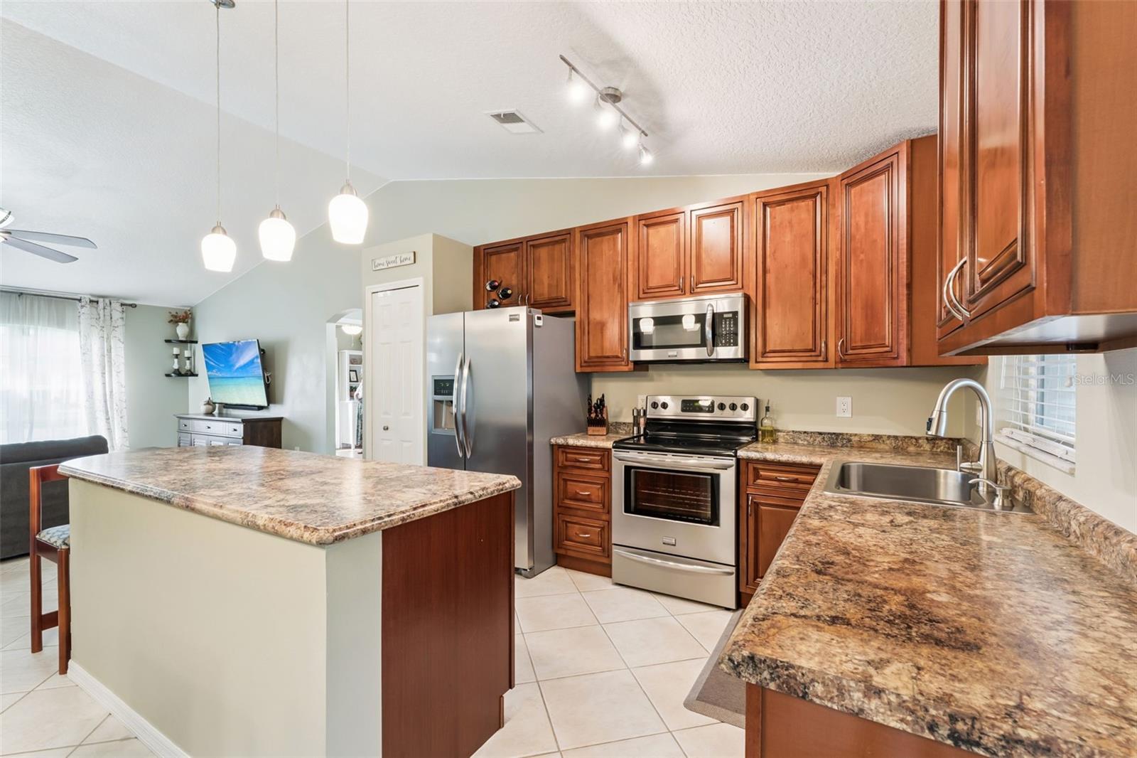 Image 7 of 32 For 10131 Cypress Glen Place