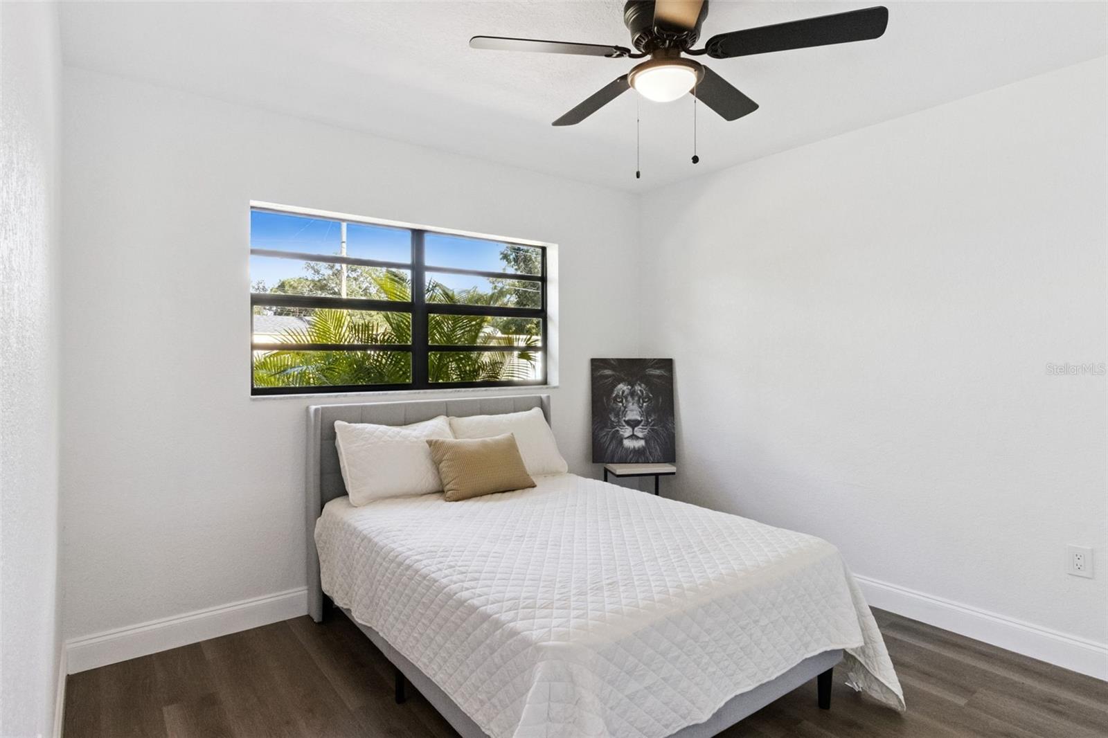 Image 11 of 20 For 9033 3rd Street N