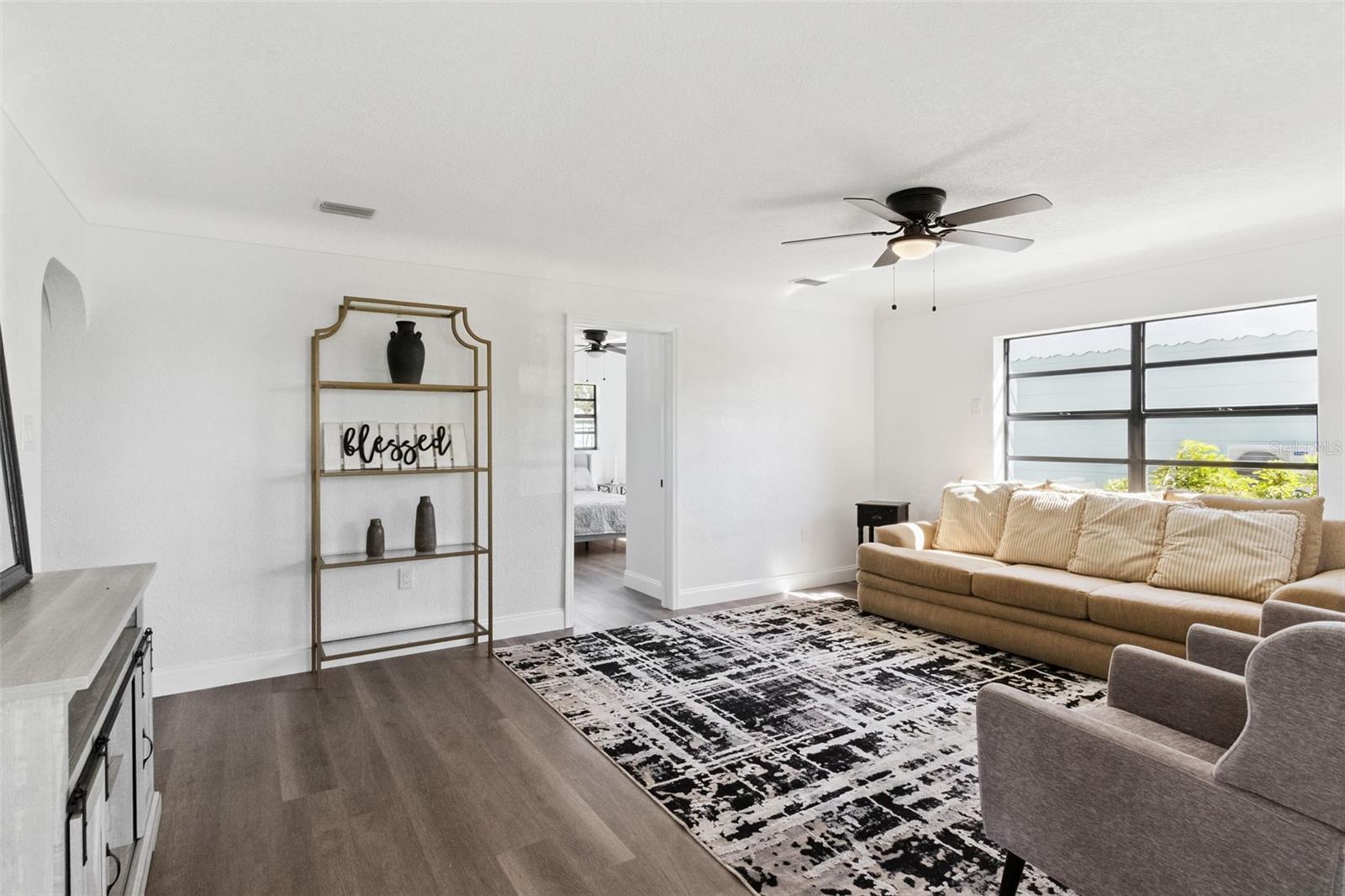 Image 6 of 20 For 9033 3rd Street N