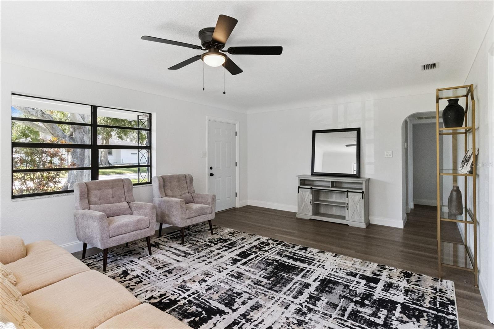 Image 7 of 20 For 9033 3rd Street N