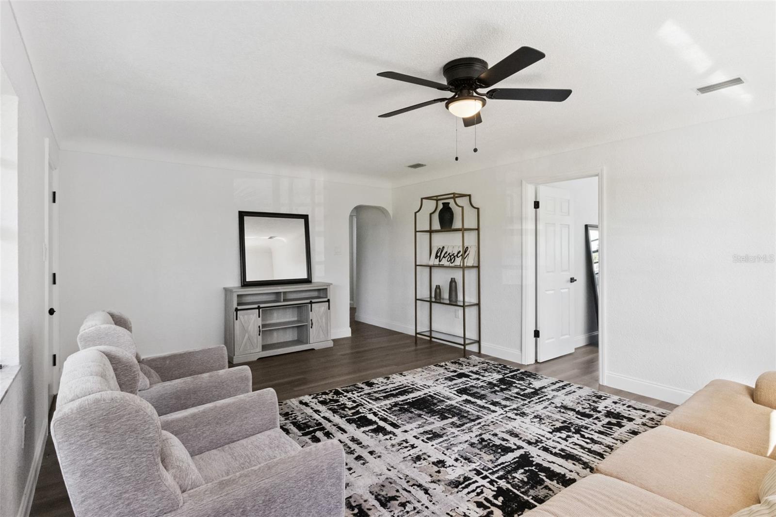 Image 8 of 20 For 9033 3rd Street N