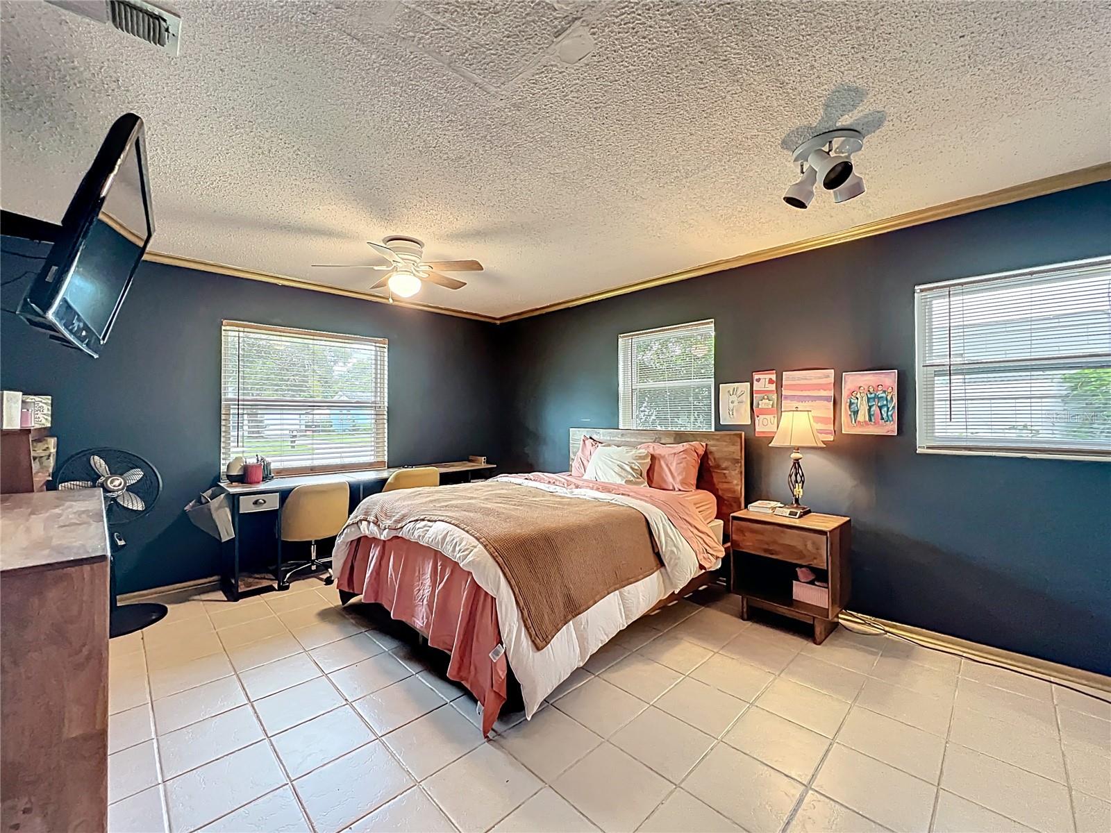 Image 22 of 63 For 1098 Henry Balch Drive