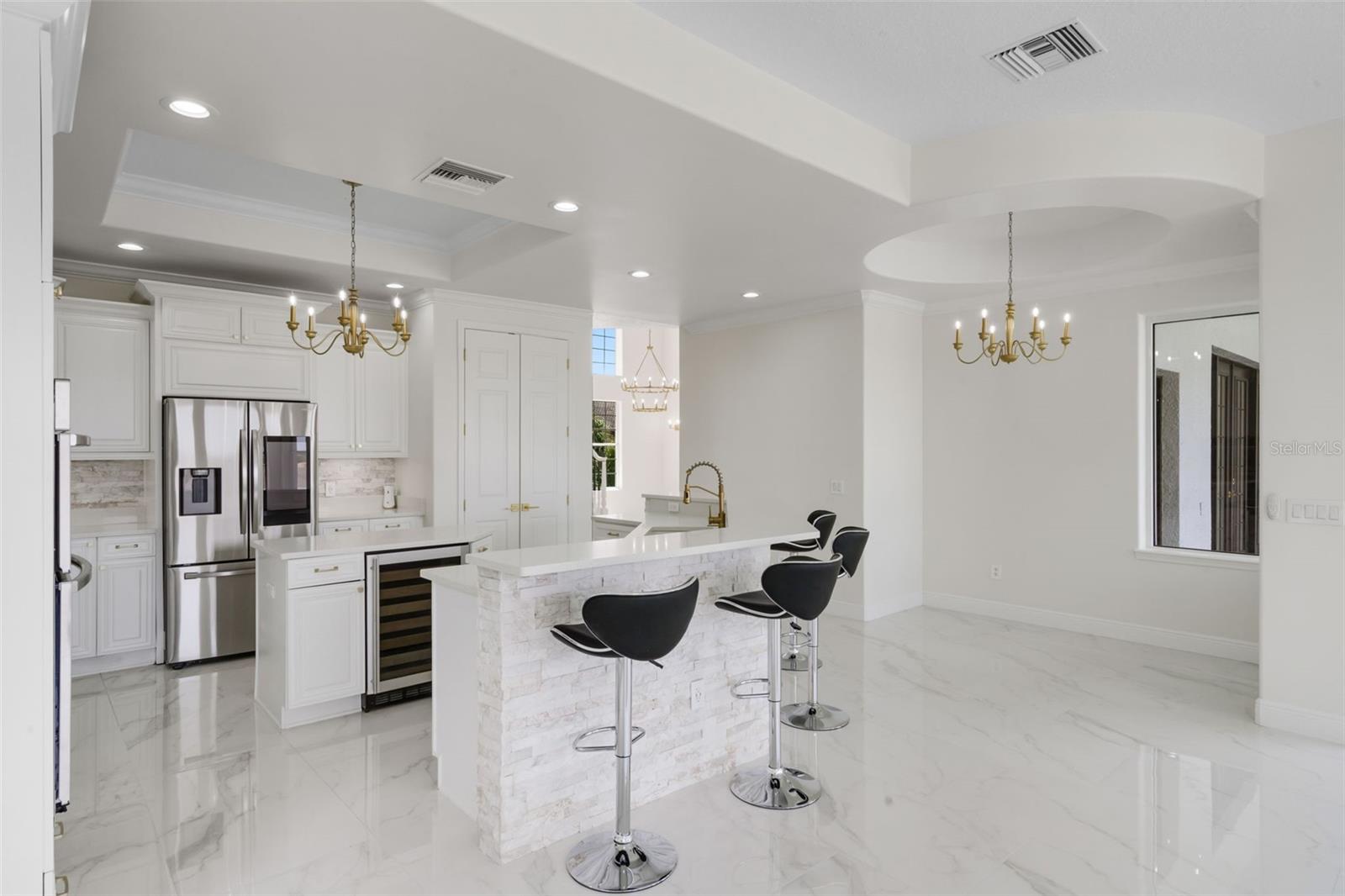 Image 11 of 61 For 408 Chelsea Avenue