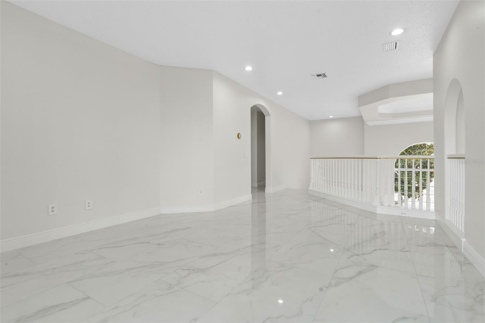 Image 18 of 61 For 408 Chelsea Avenue