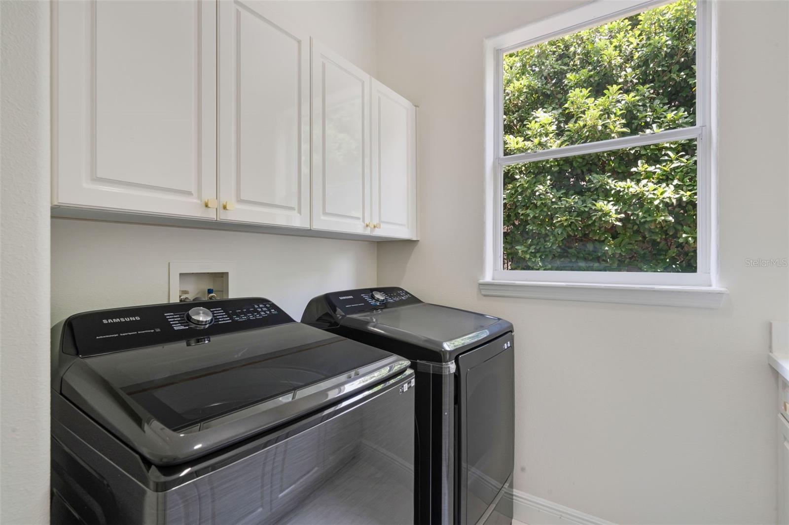 Image 31 of 61 For 408 Chelsea Avenue