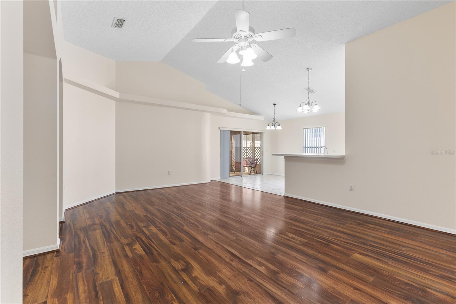Image 10 of 44 For 312 Royal Ridge Drive