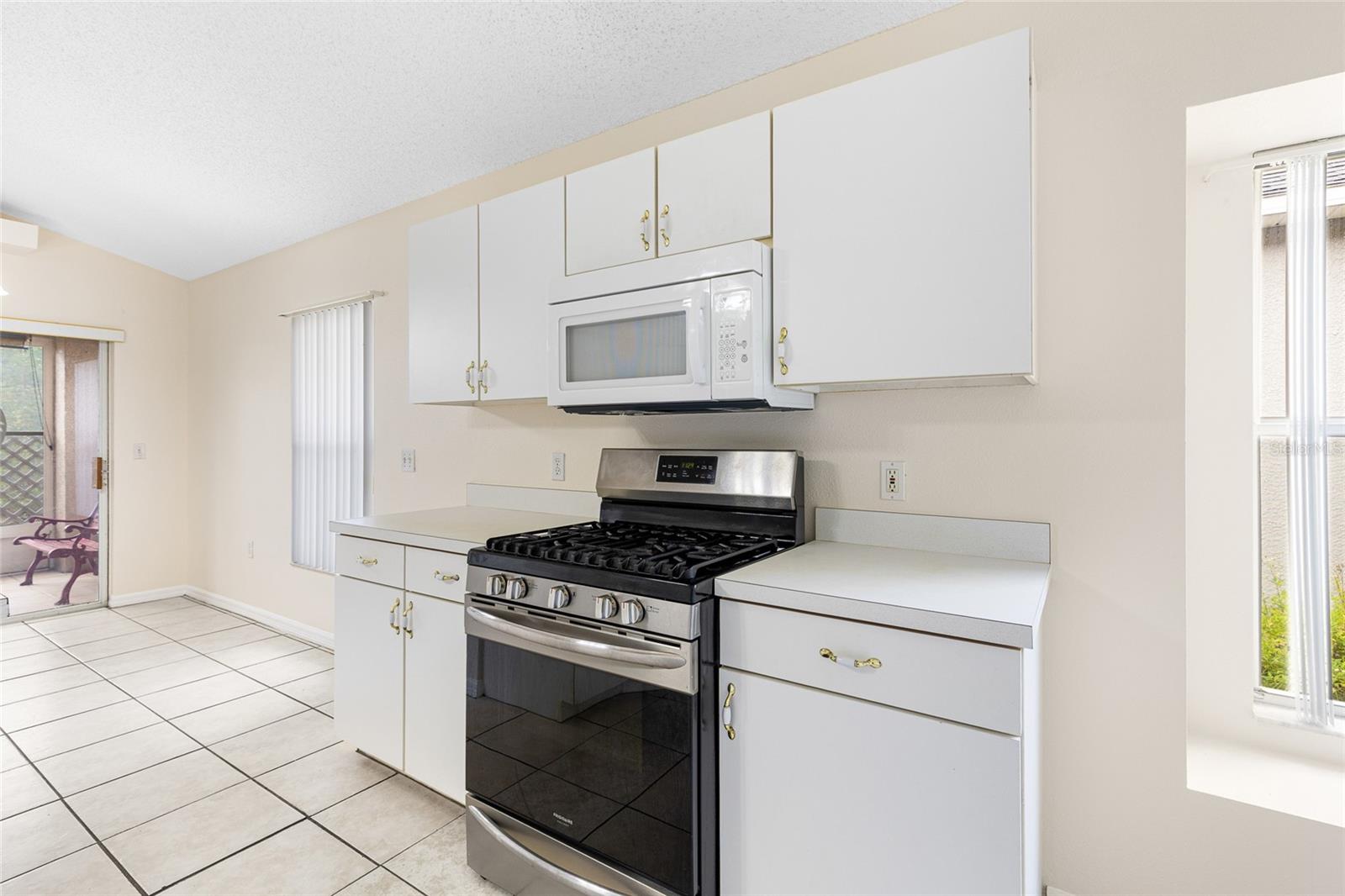 Image 20 of 44 For 312 Royal Ridge Drive