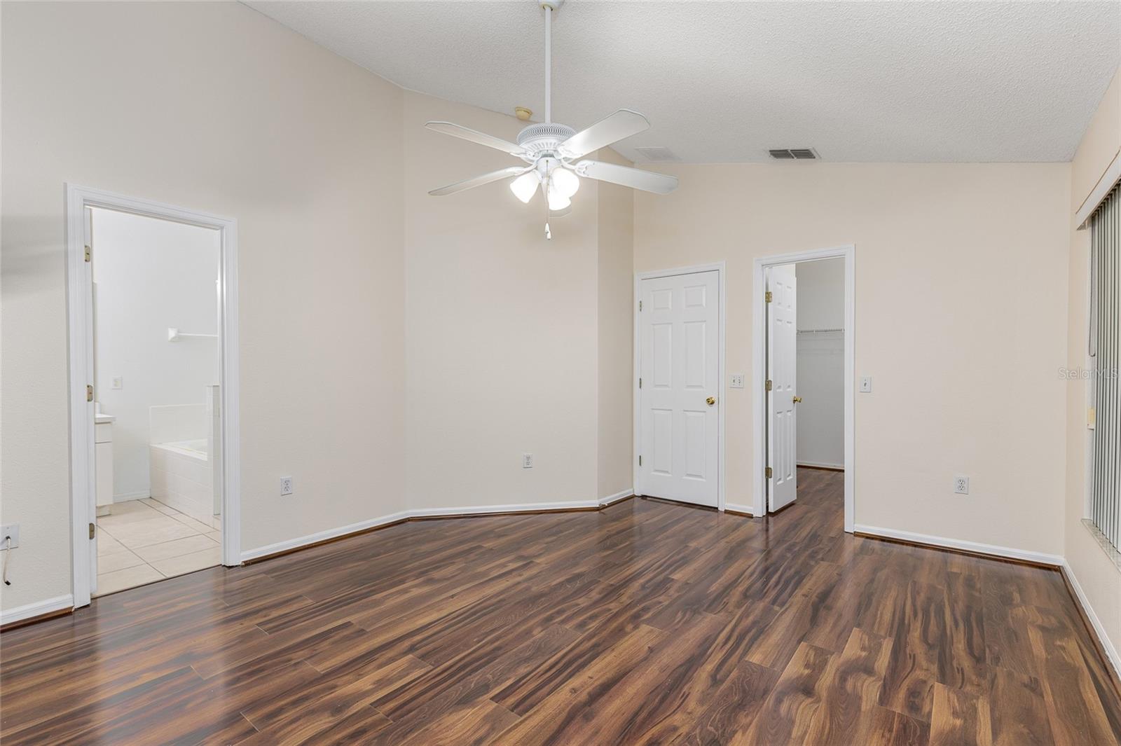 Image 22 of 44 For 312 Royal Ridge Drive